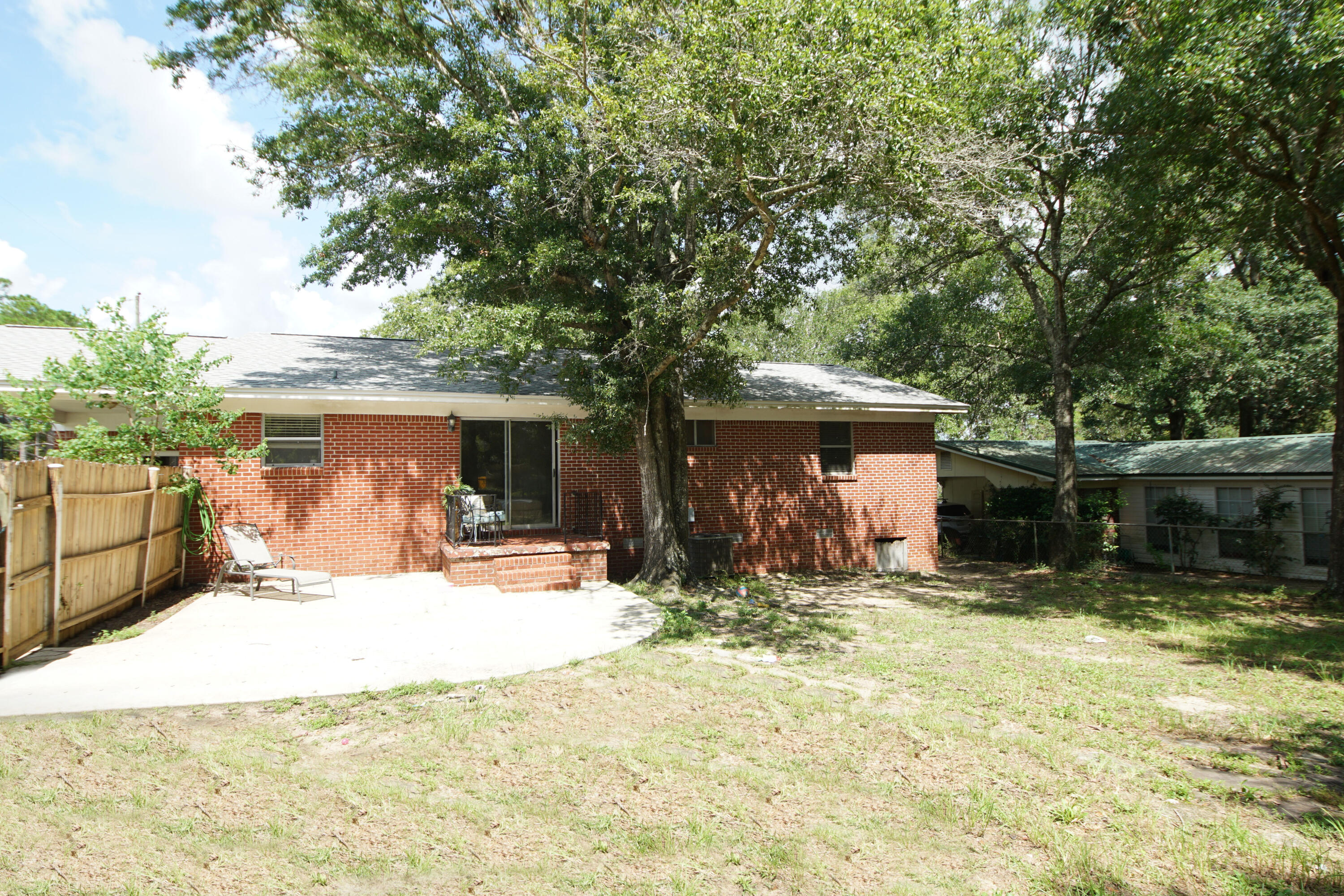 MCLAUGHLIN & HARRIS - Residential