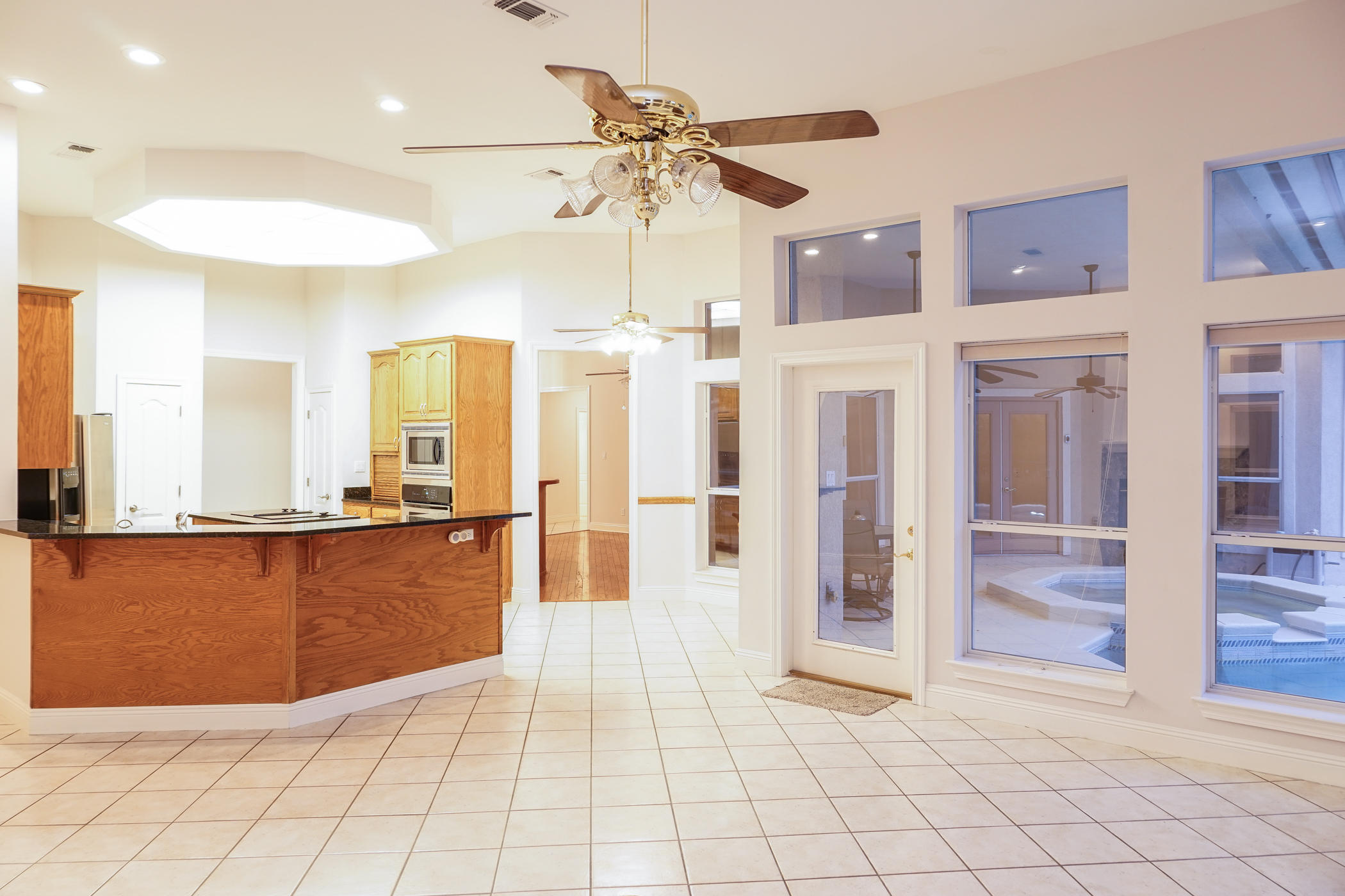 BAYTOWNE AVE EAST - Residential