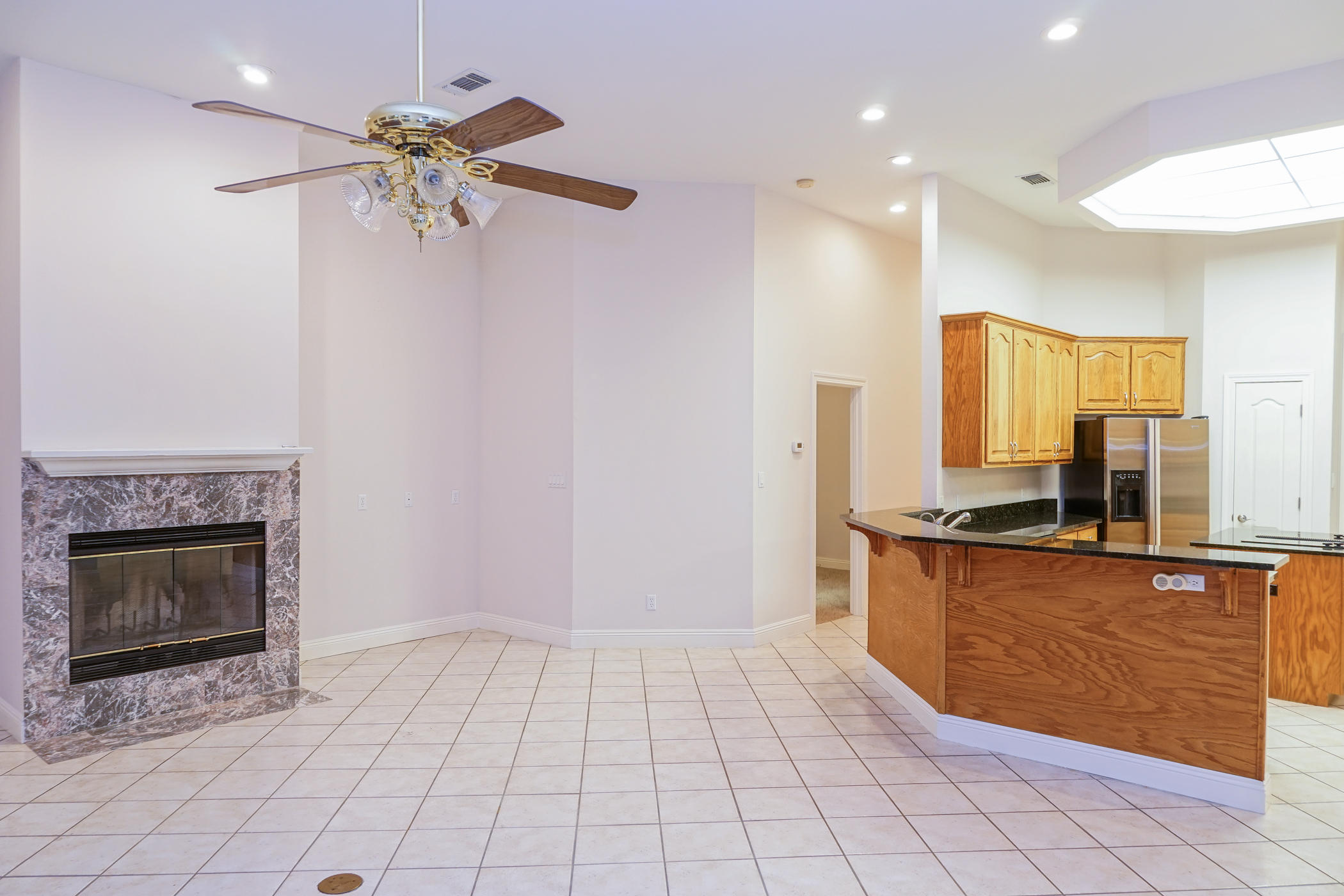 BAYTOWNE AVE EAST - Residential