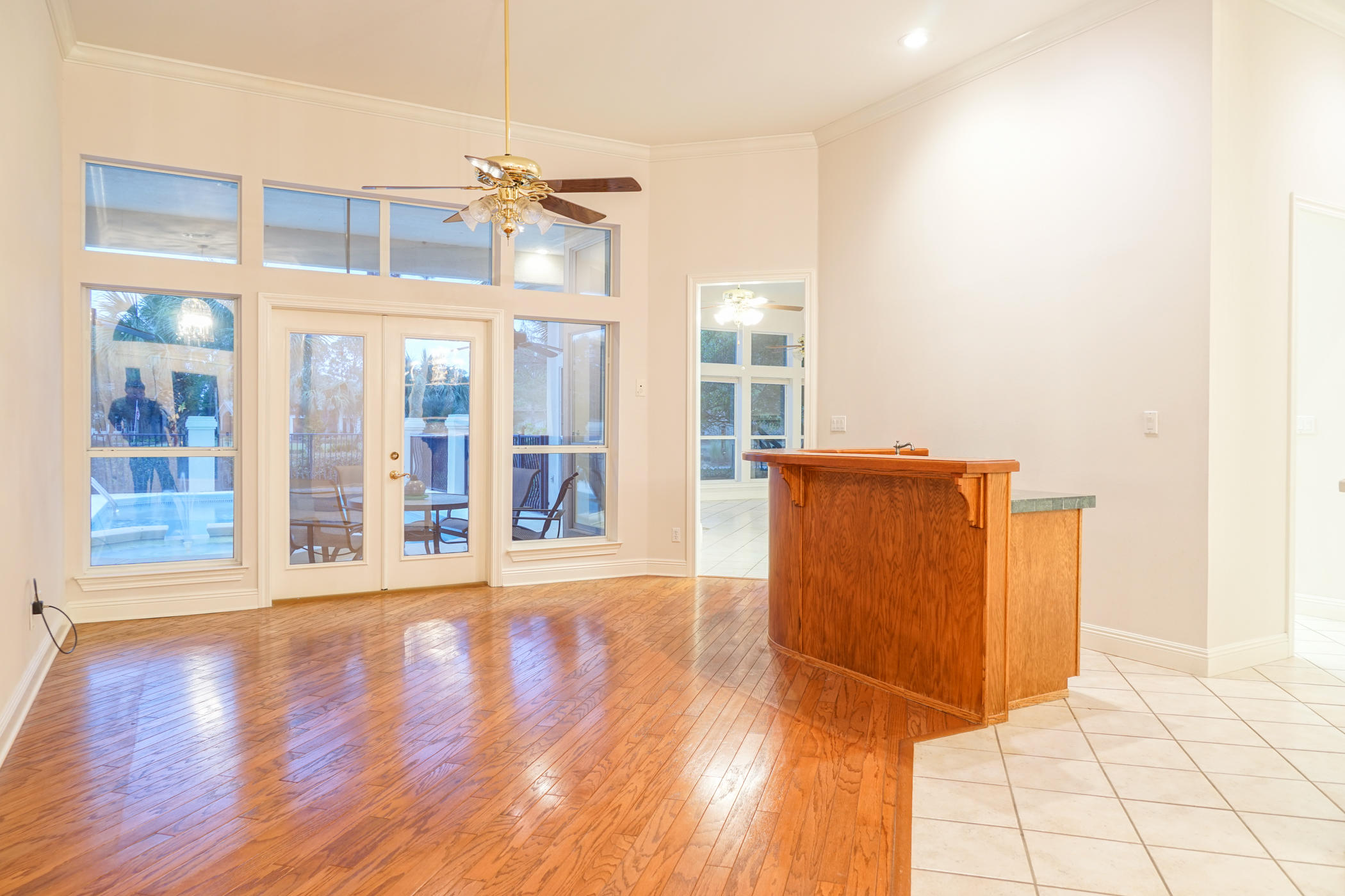 BAYTOWNE AVE EAST - Residential
