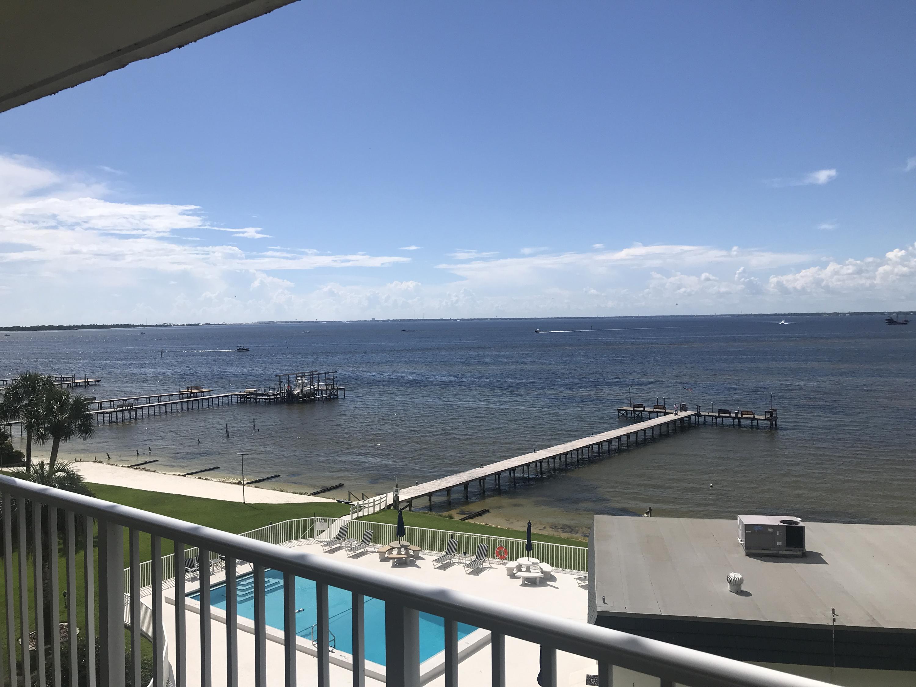 VALENCIA CONDO - Residential