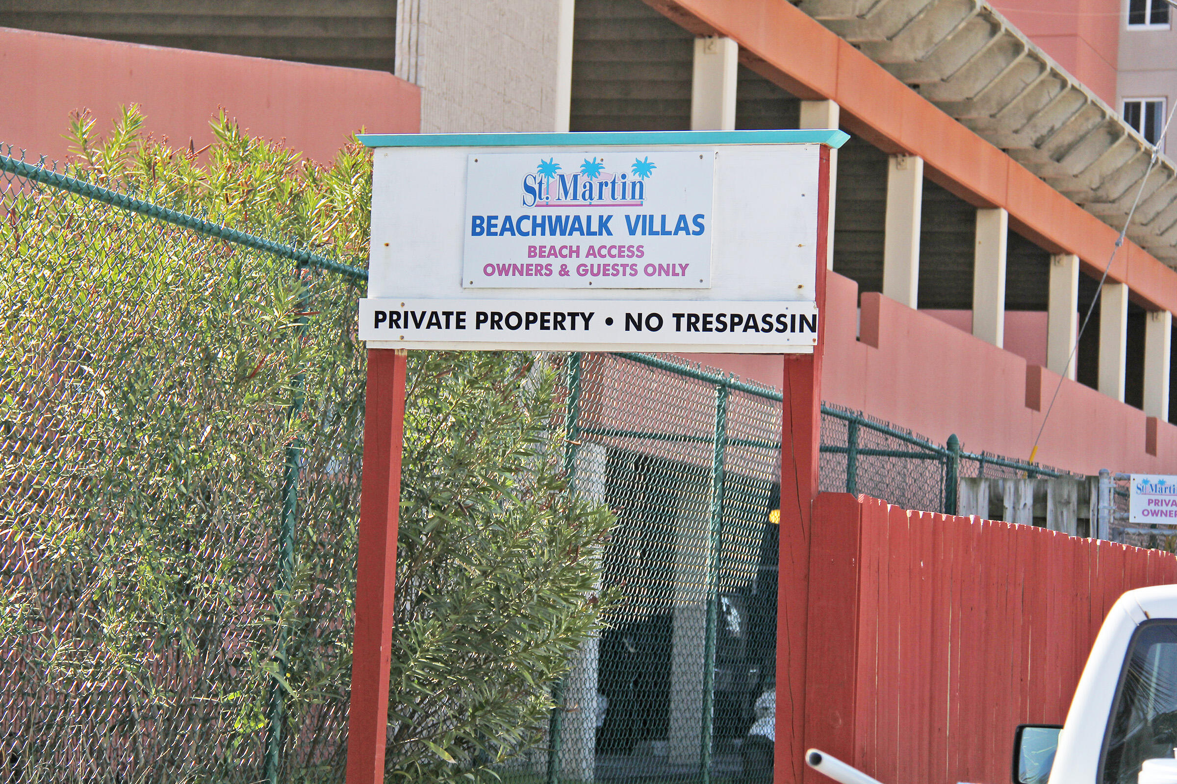 ST MARTIN BEACHWALK VILLAS - Residential