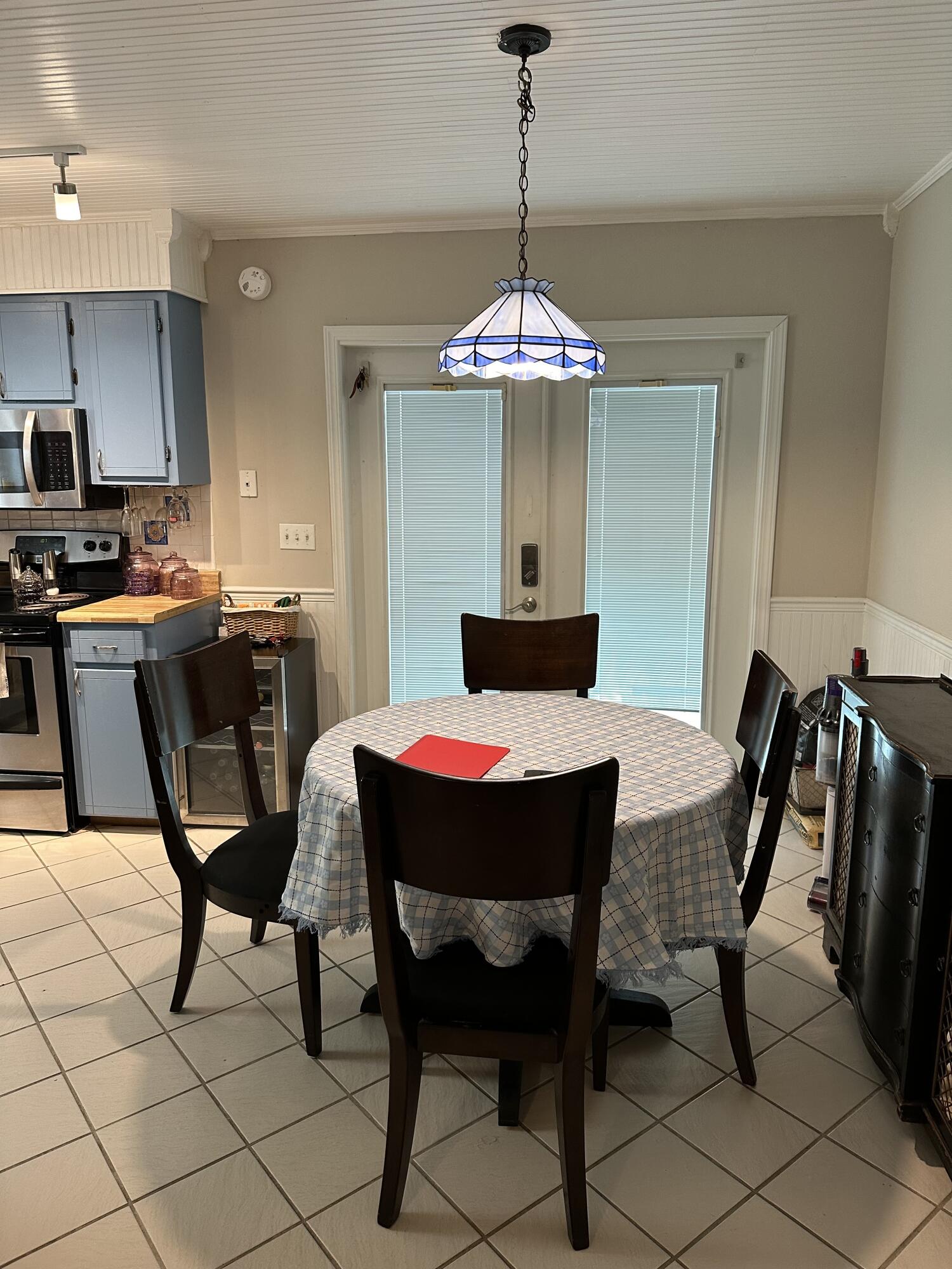 KELLY HILL & CRYSTAL (232202.00) - Residential Lease