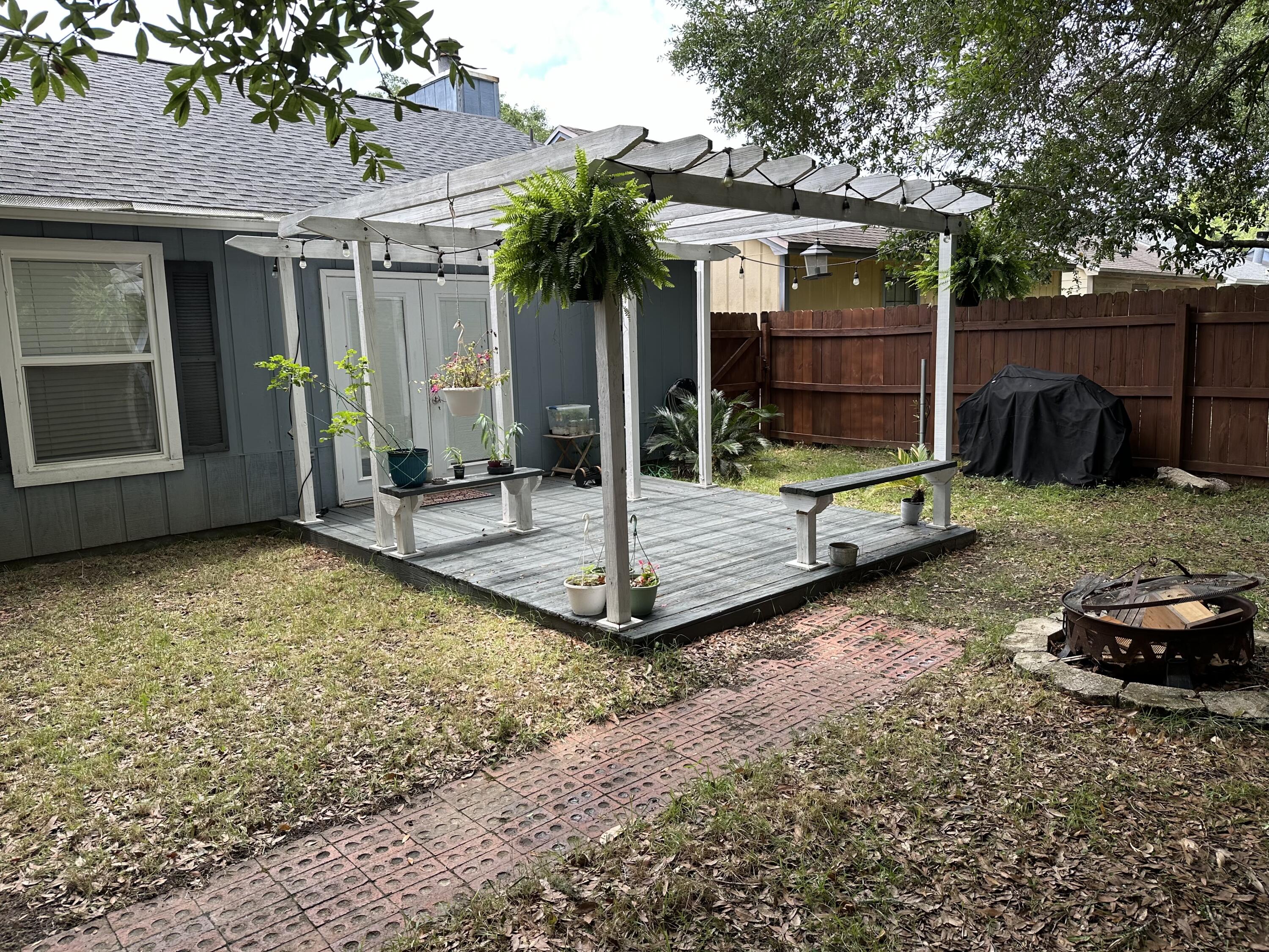 KELLY HILL & CRYSTAL (232202.00) - Residential Lease