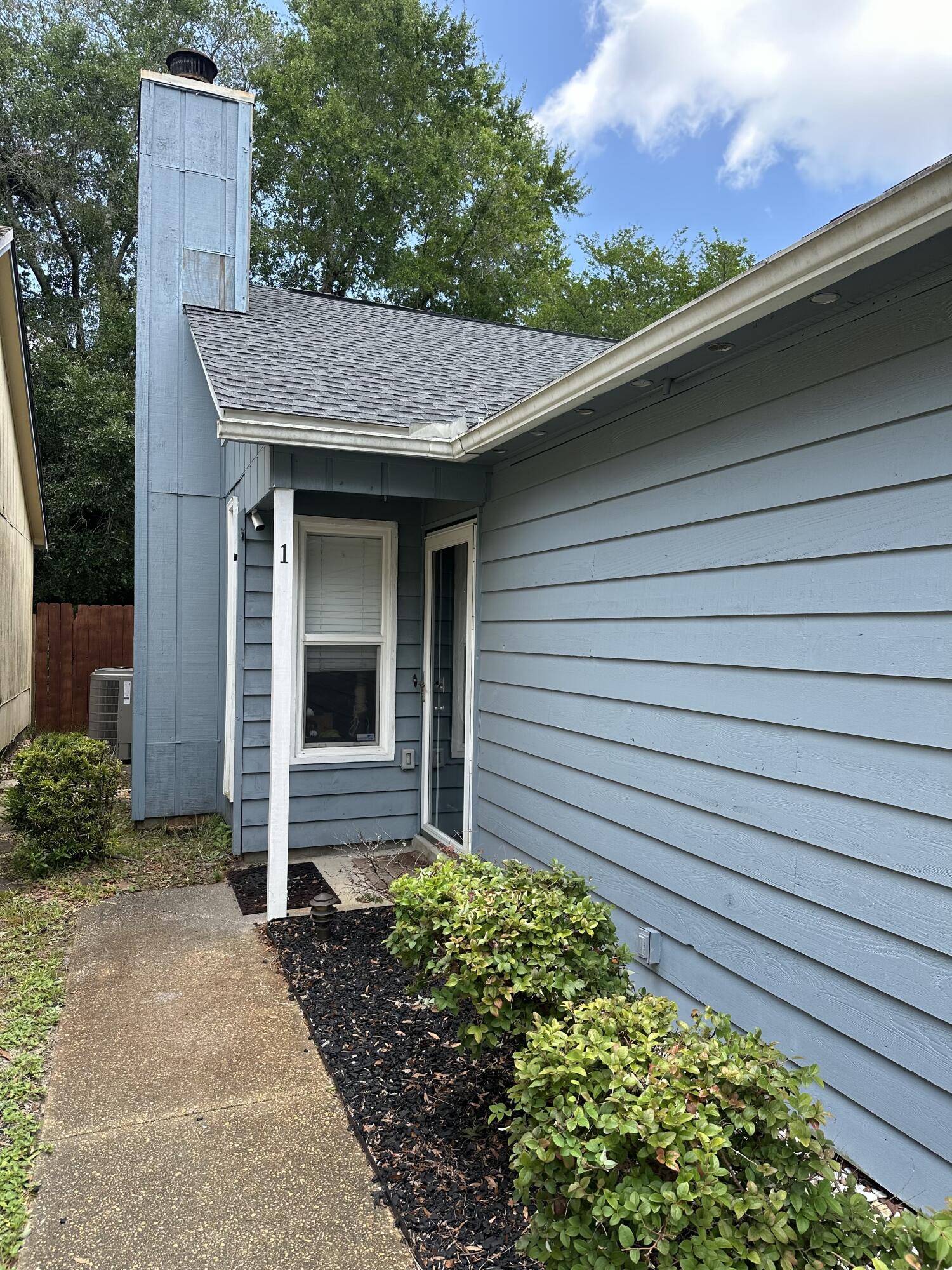 KELLY HILL & CRYSTAL (232202.00) - Residential Lease