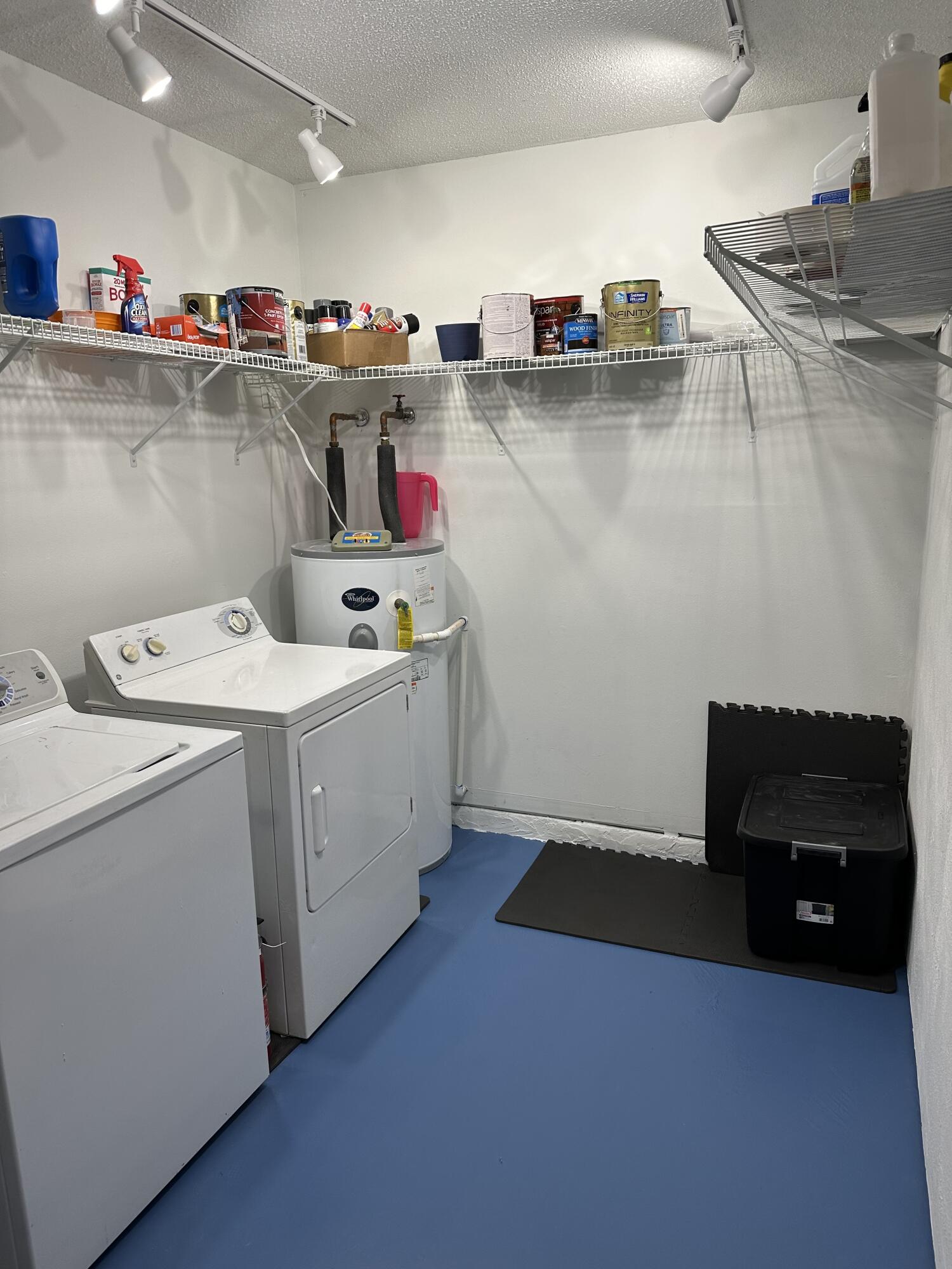 KELLY HILL & CRYSTAL (232202.00) - Residential Lease