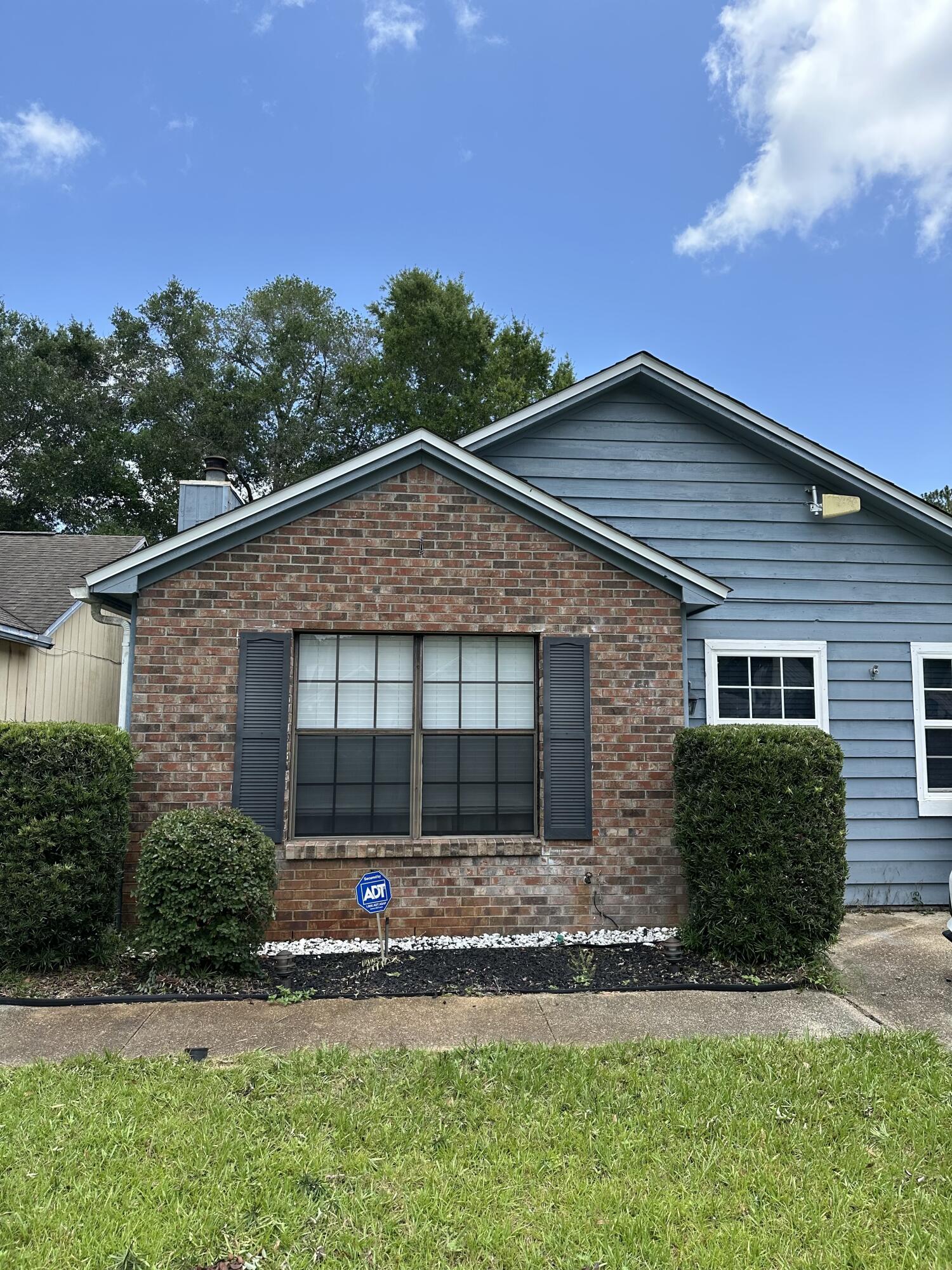 Adorable home in the heart of Valparaiso! This 4 bedroom 2 bath is perfect! It is located on a spacious corner lot with tile and laminate flooring throughout. Don't miss the opportunity to rent this home. Quick access to Hwy 20 and Hwy 85. Non smoking home. Text 850-797-0681 for a showing.