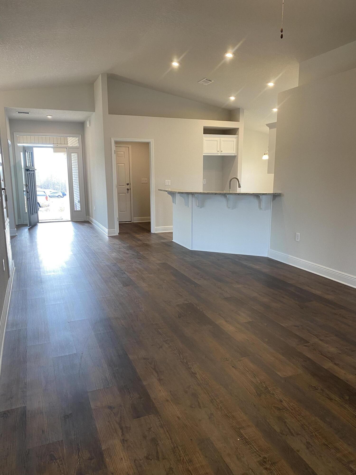 CHARLESTON PLACE - Residential