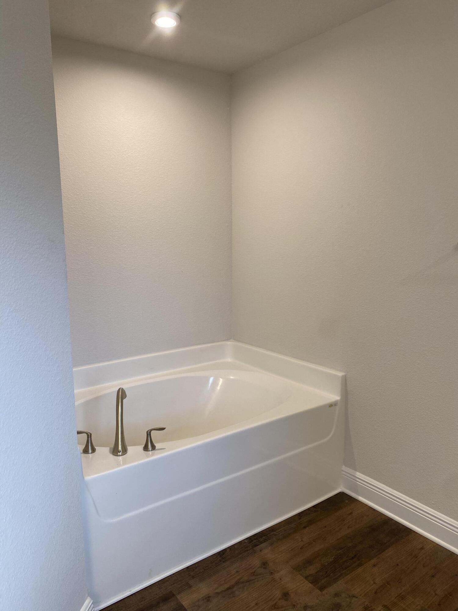 CHARLESTON PLACE - Residential