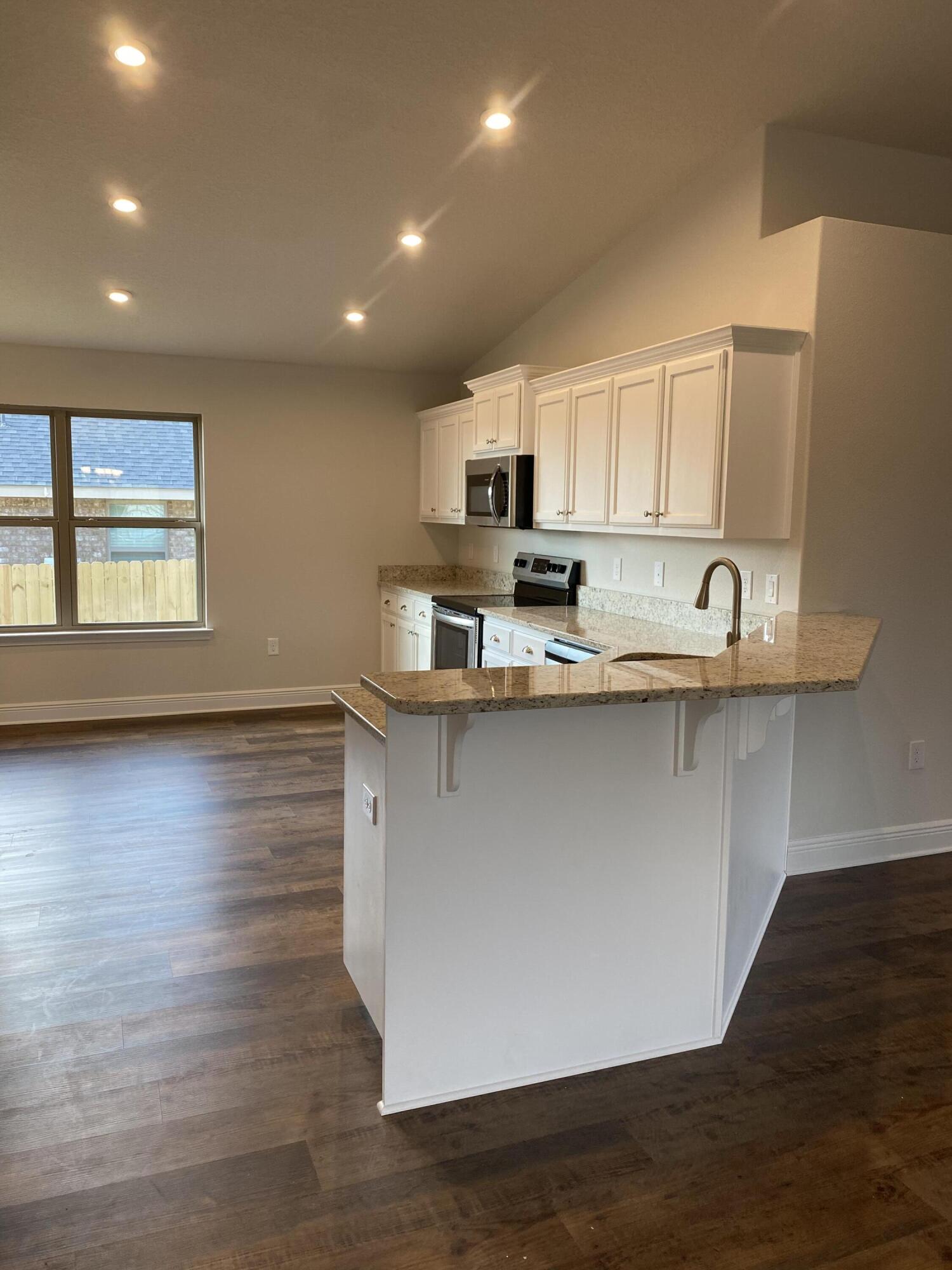 CHARLESTON PLACE - Residential