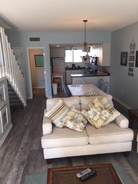 EMERALD HILL CONDO PH 3 - Residential