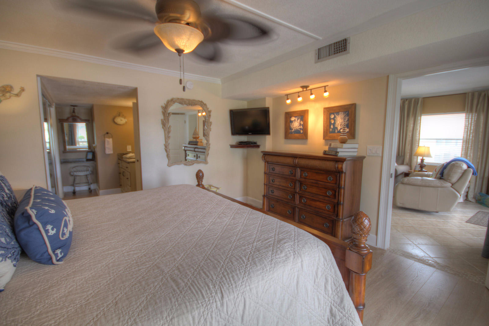 EL MATADOR CONDO - Residential