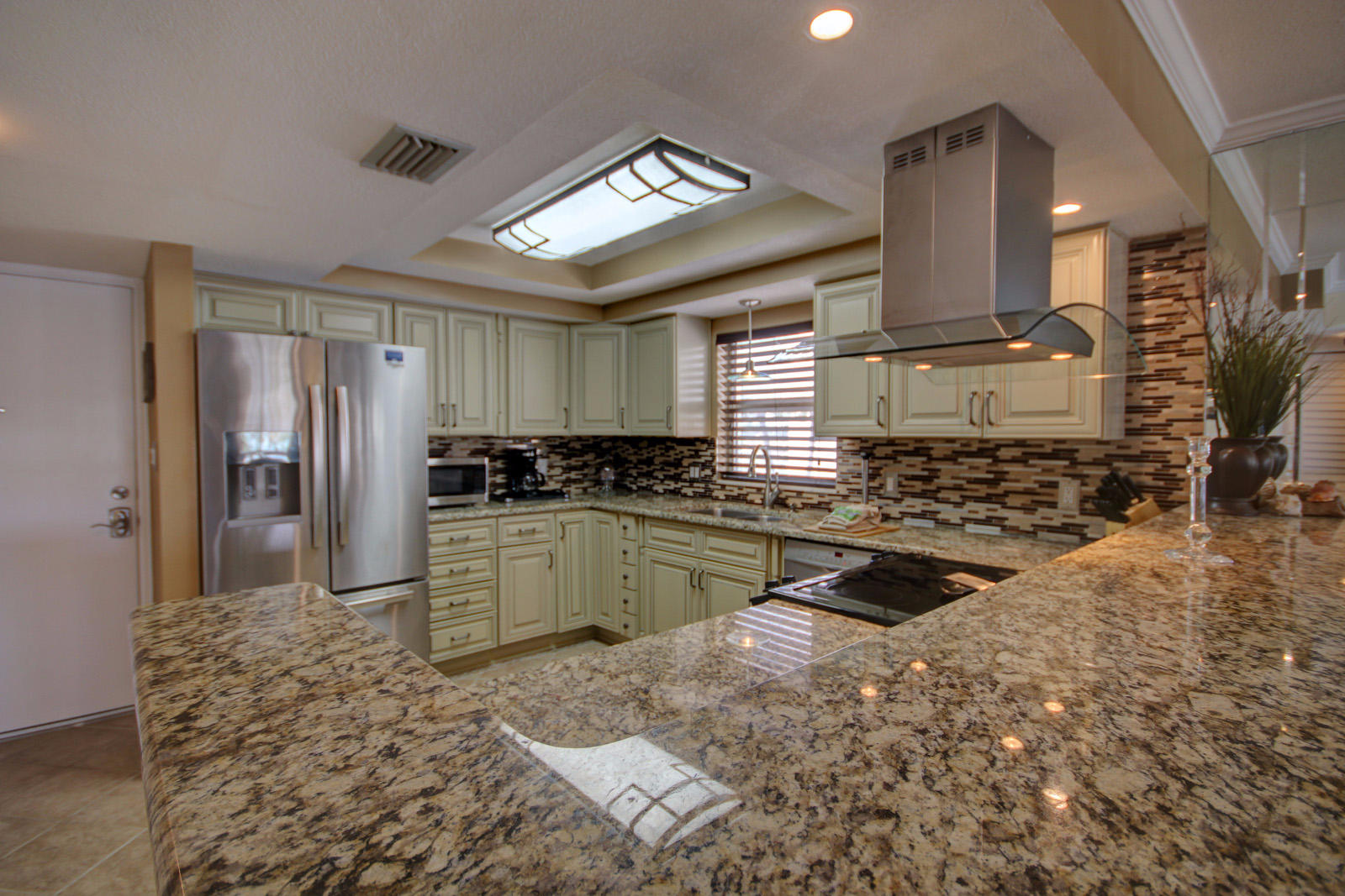 EL MATADOR CONDO - Residential