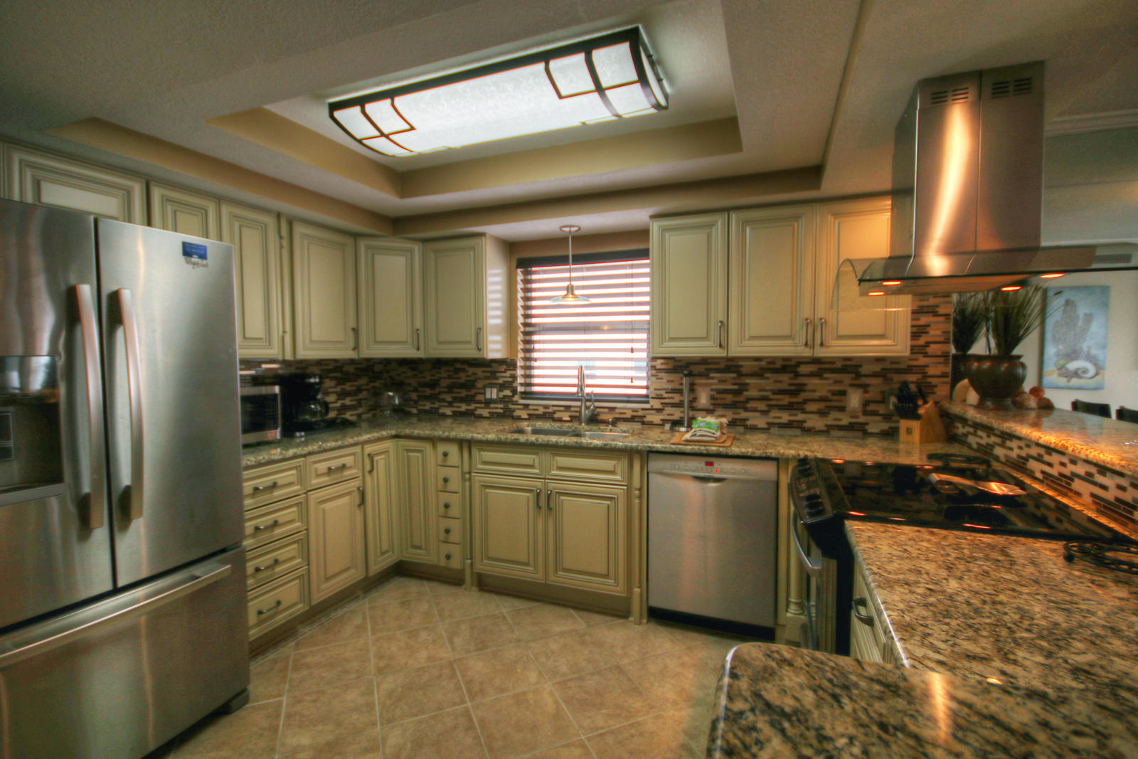 EL MATADOR CONDO - Residential