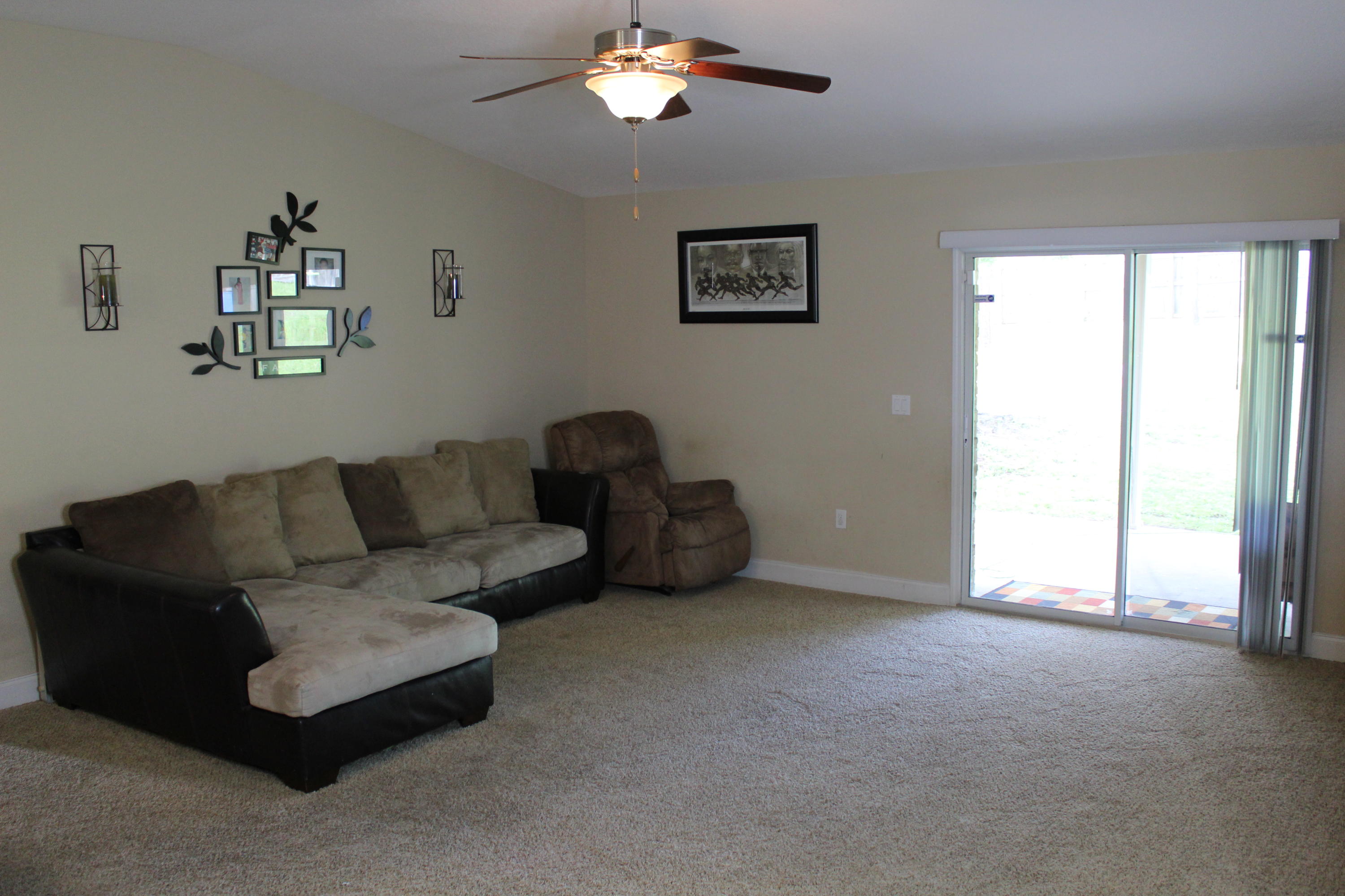 SILVER SPRINGS EST - Residential