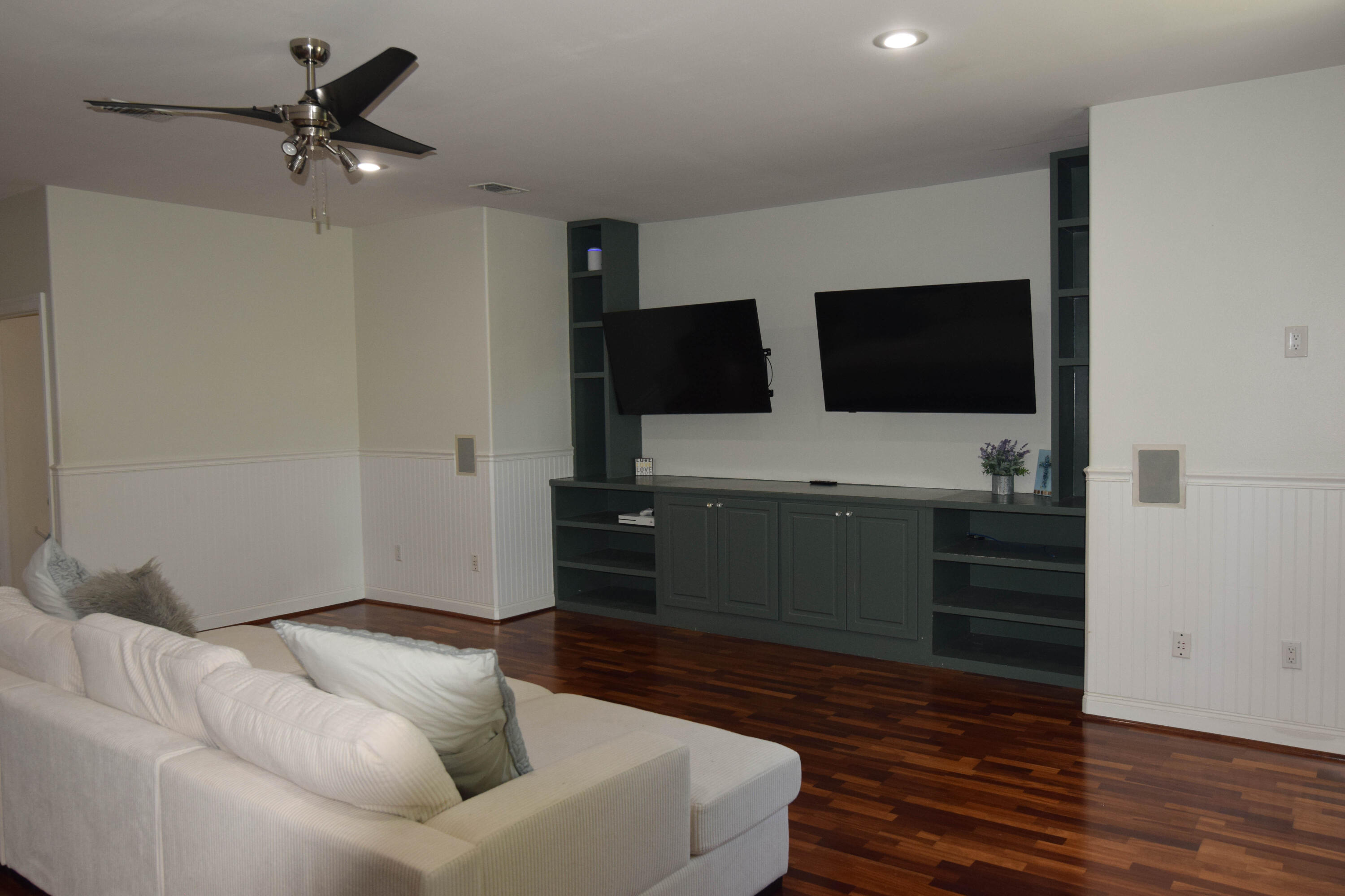 REGATTA BAY COMMODORE POINT - Residential