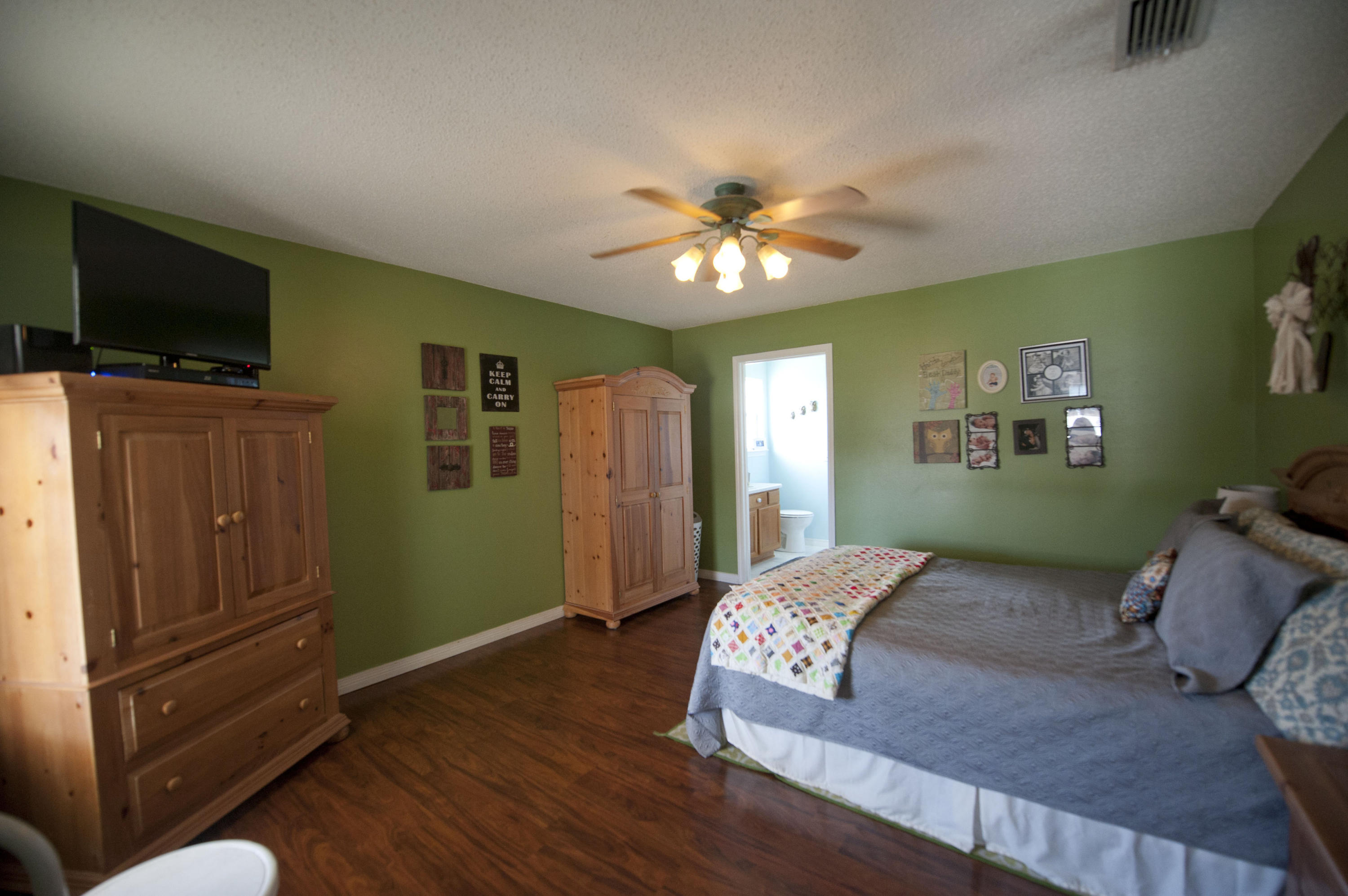 WHISPERING PINES - Residential