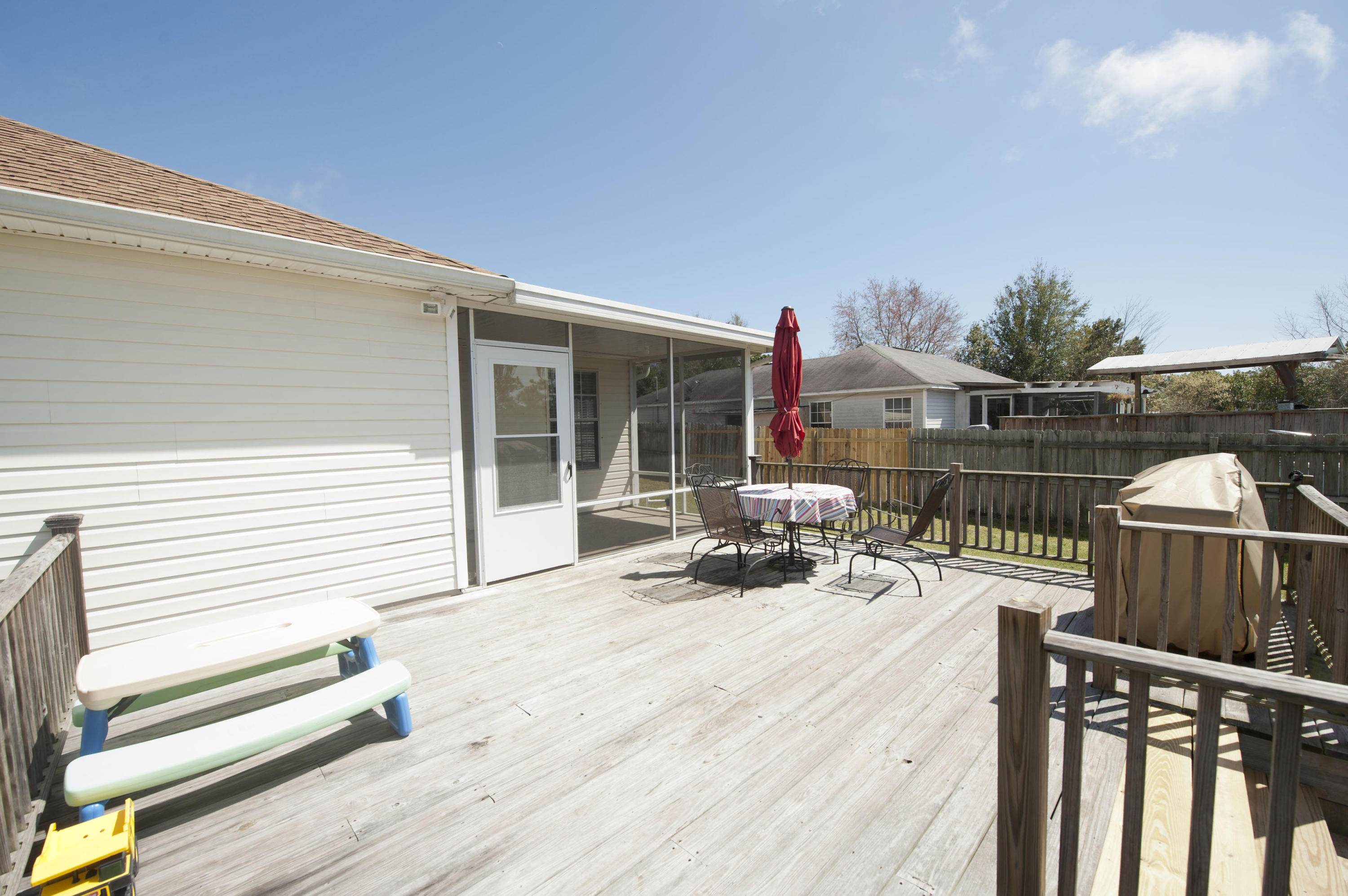 WHISPERING PINES - Residential