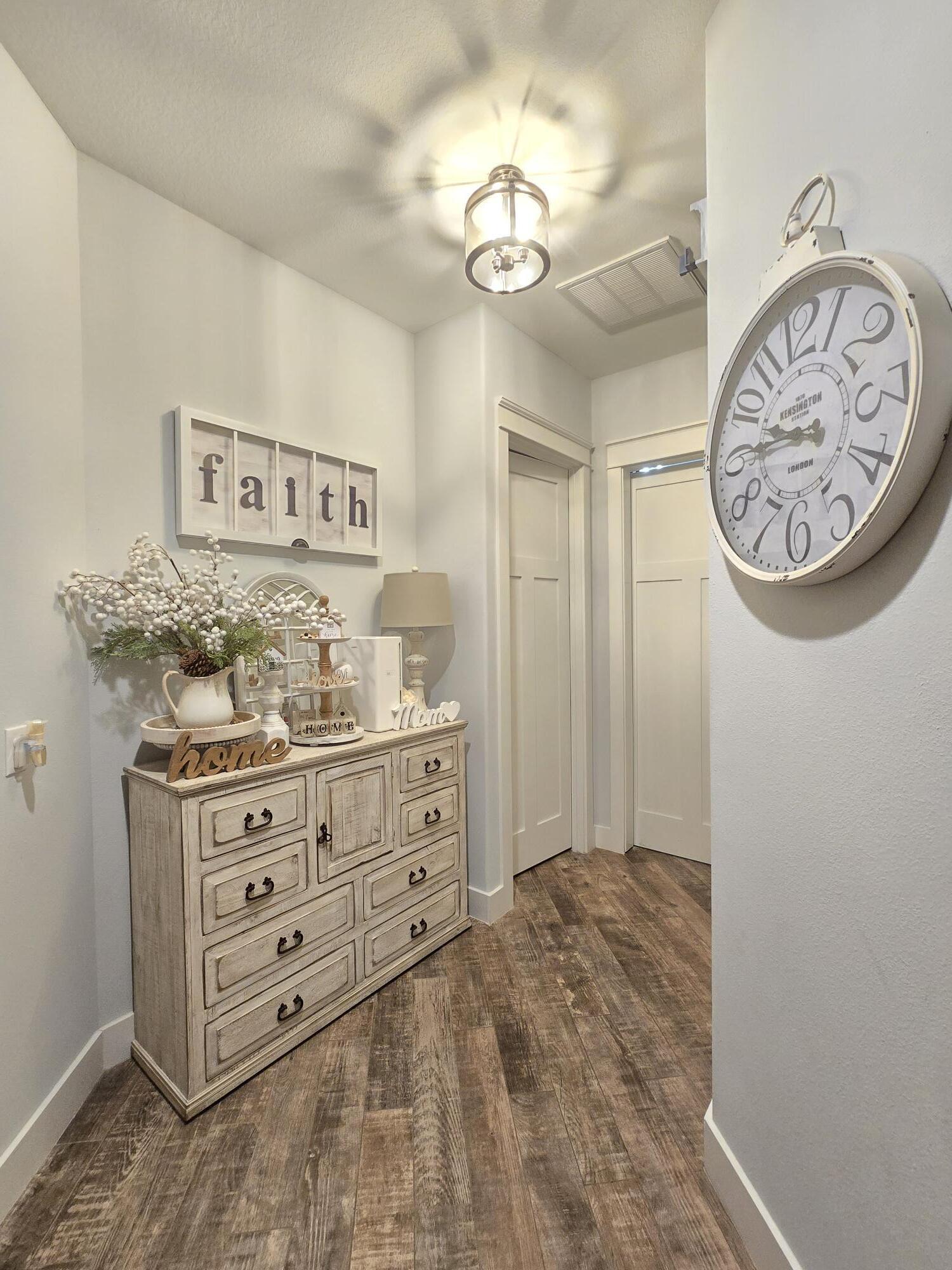 LAUREL HILL - Residential