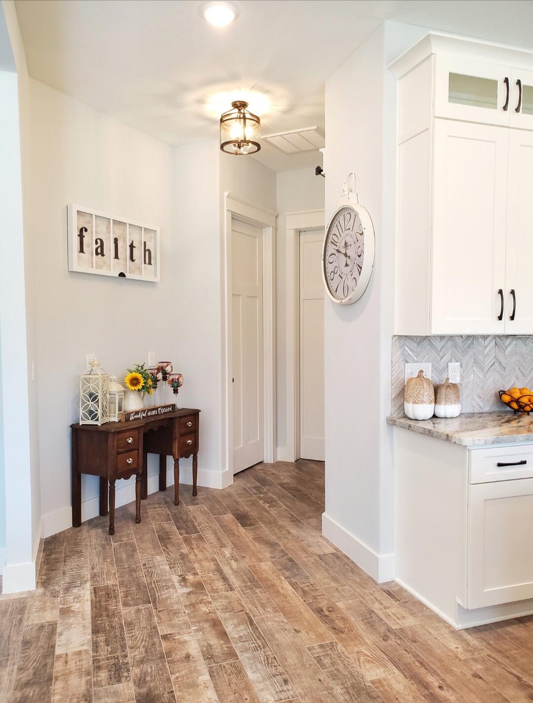 LAUREL HILL - Residential