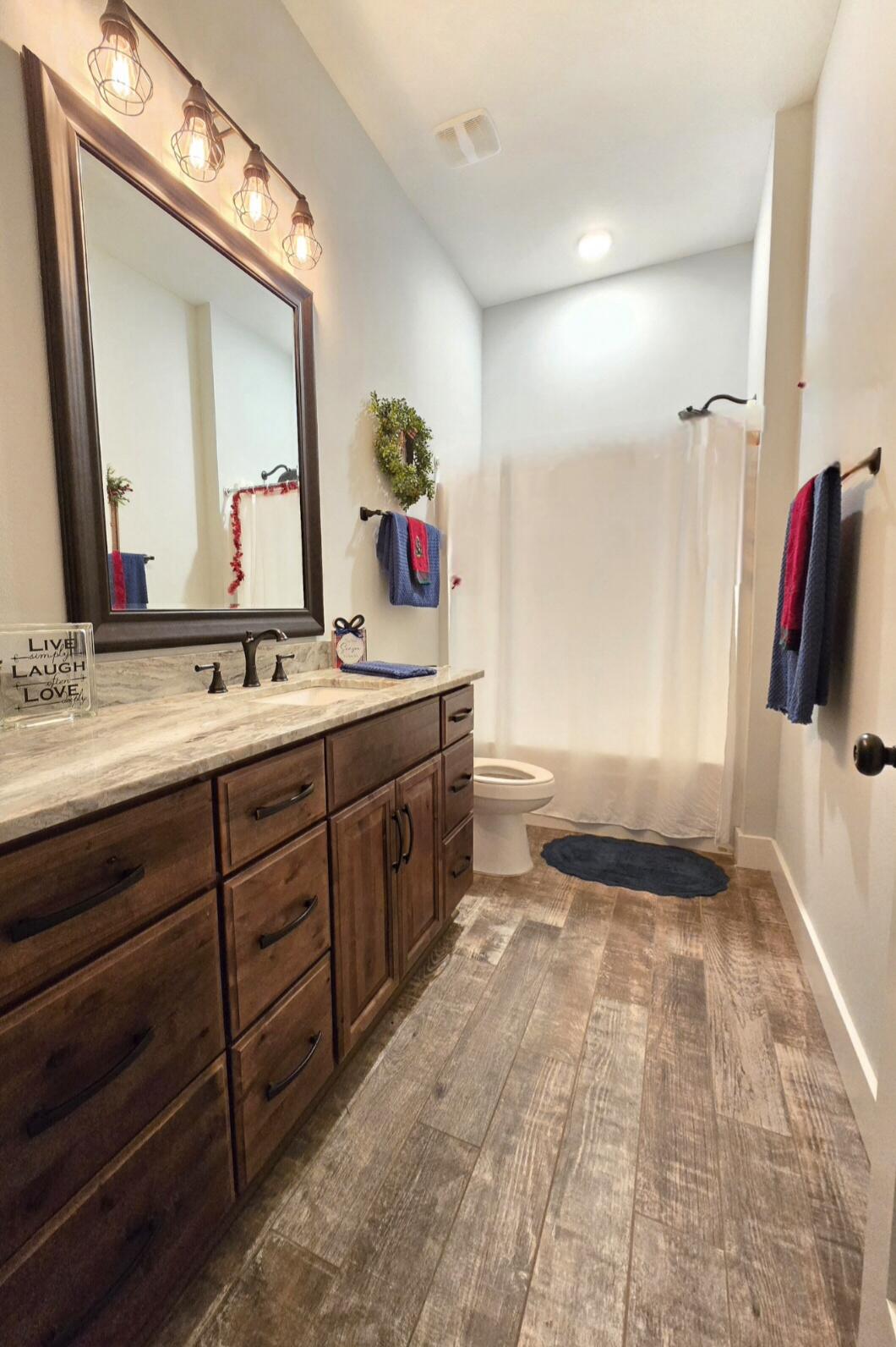 LAUREL HILL - Residential