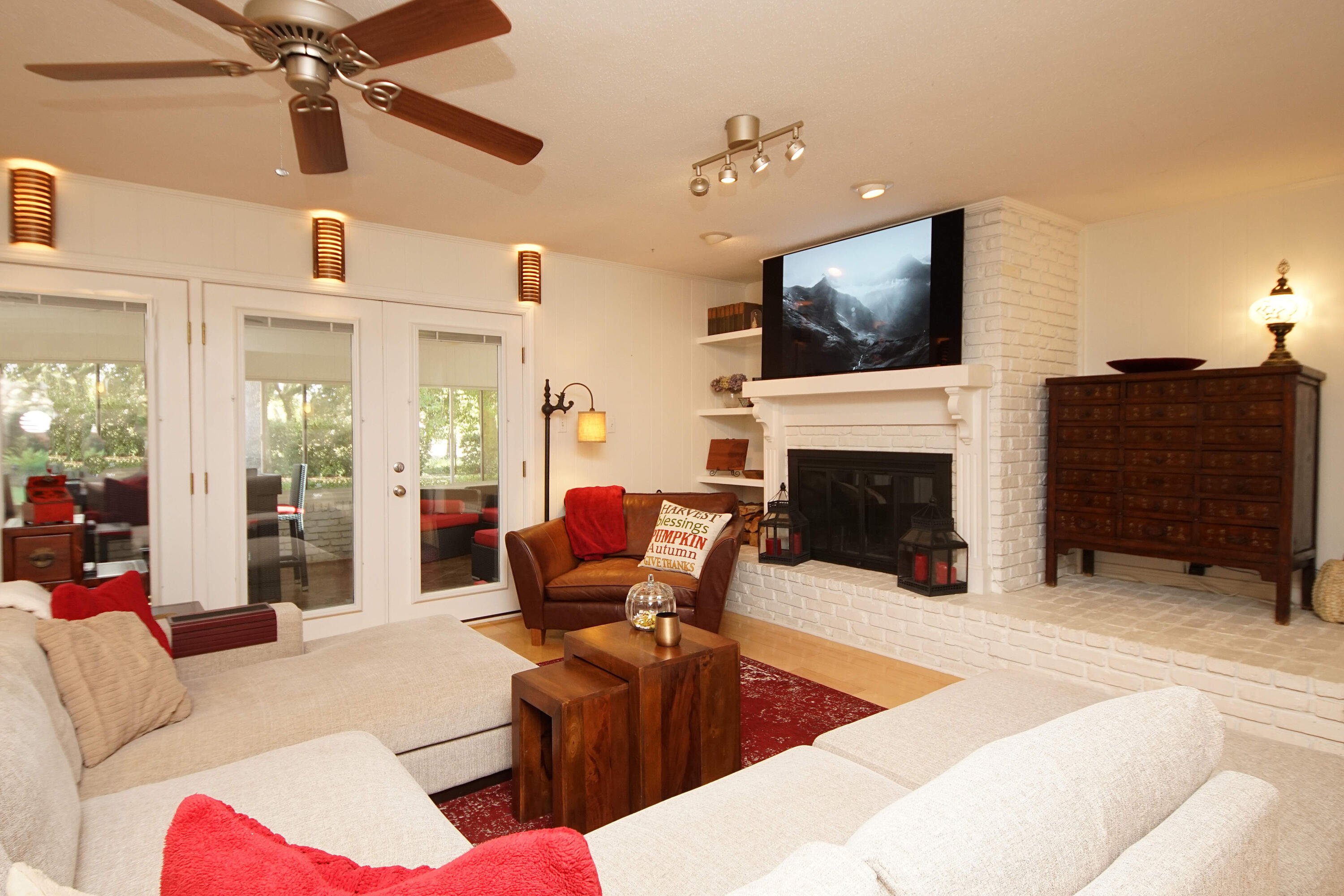 LAKE LORRAINE ESTATES - Residential