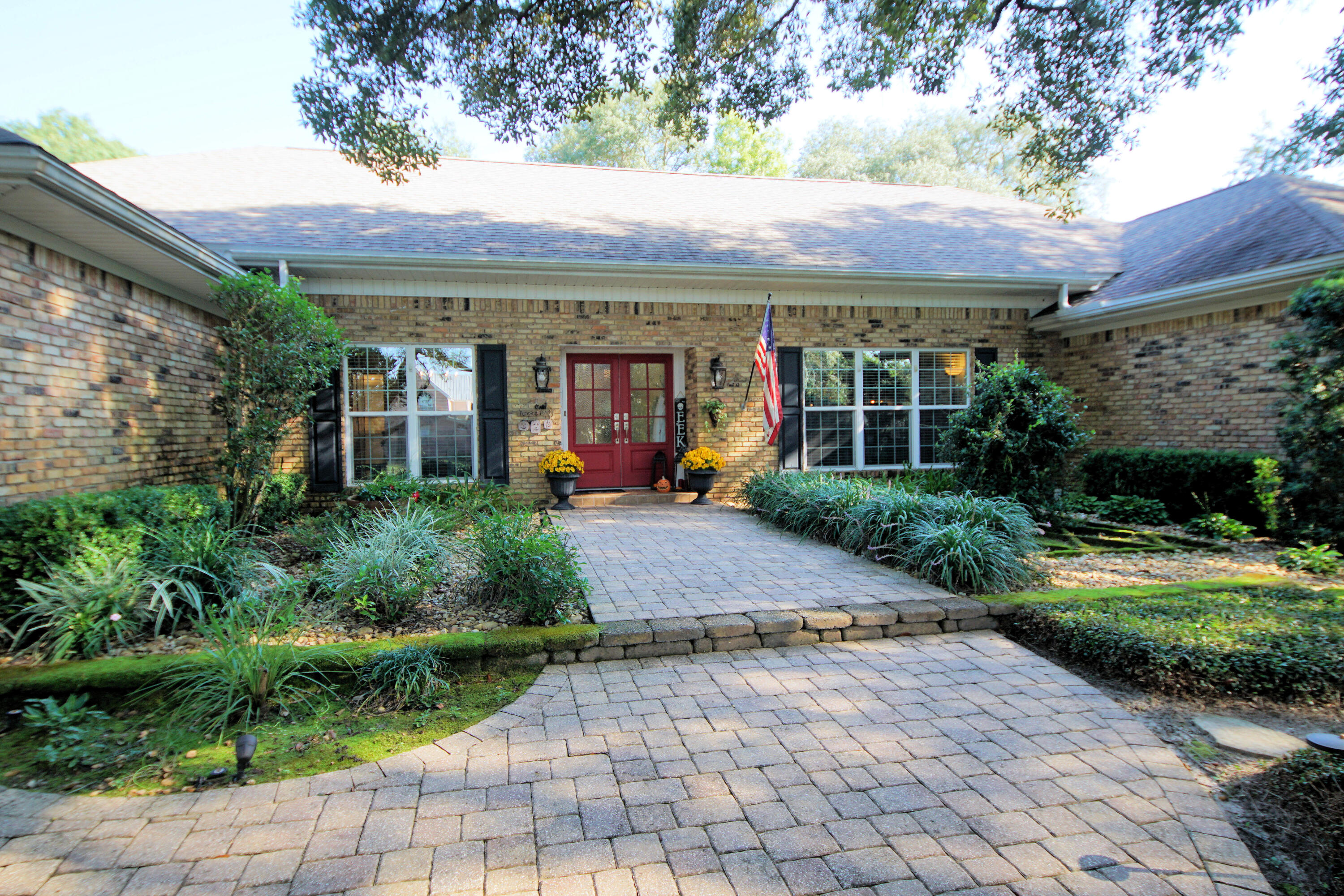 LAKE LORRAINE ESTATES - Residential