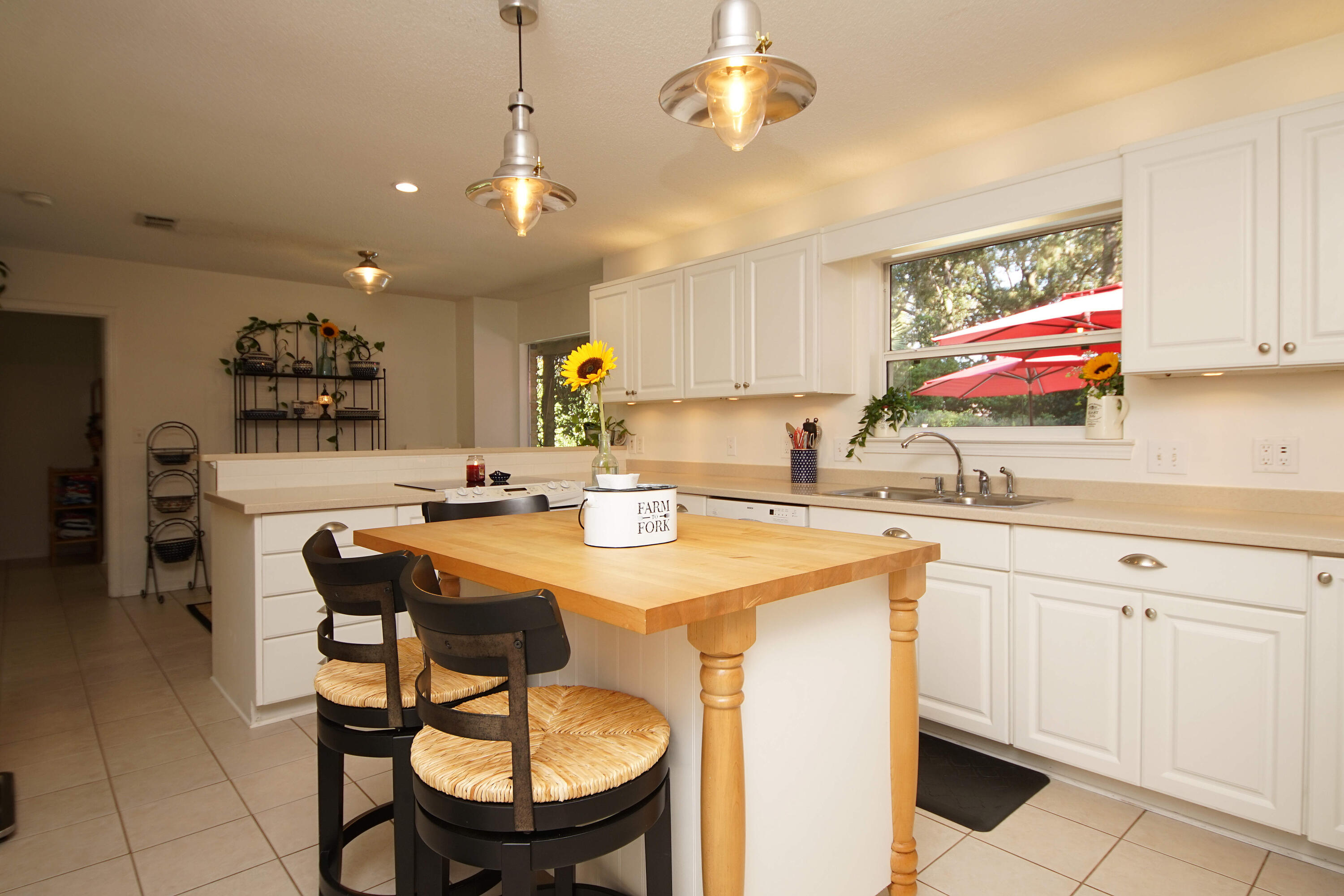 LAKE LORRAINE ESTATES - Residential