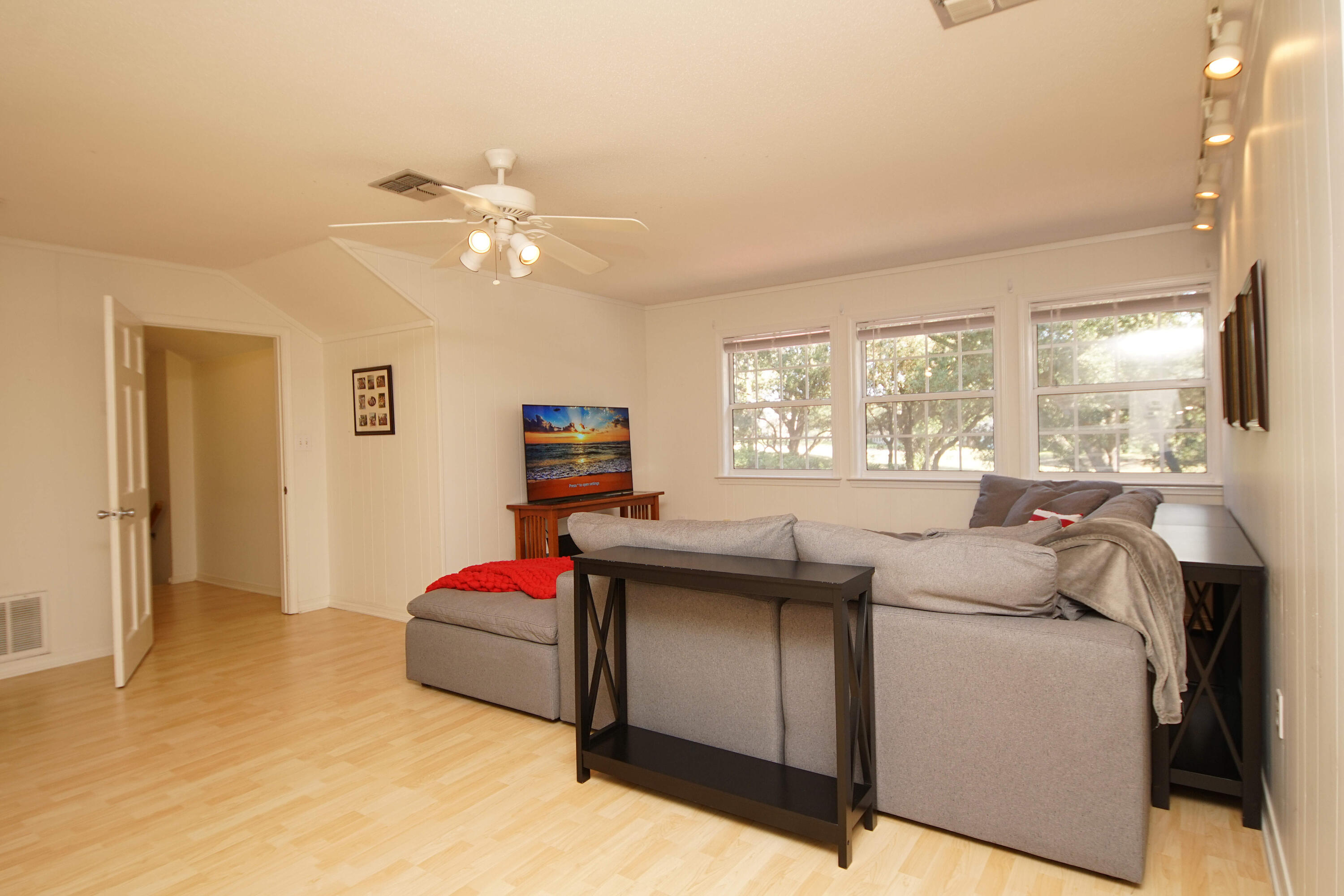 LAKE LORRAINE ESTATES - Residential