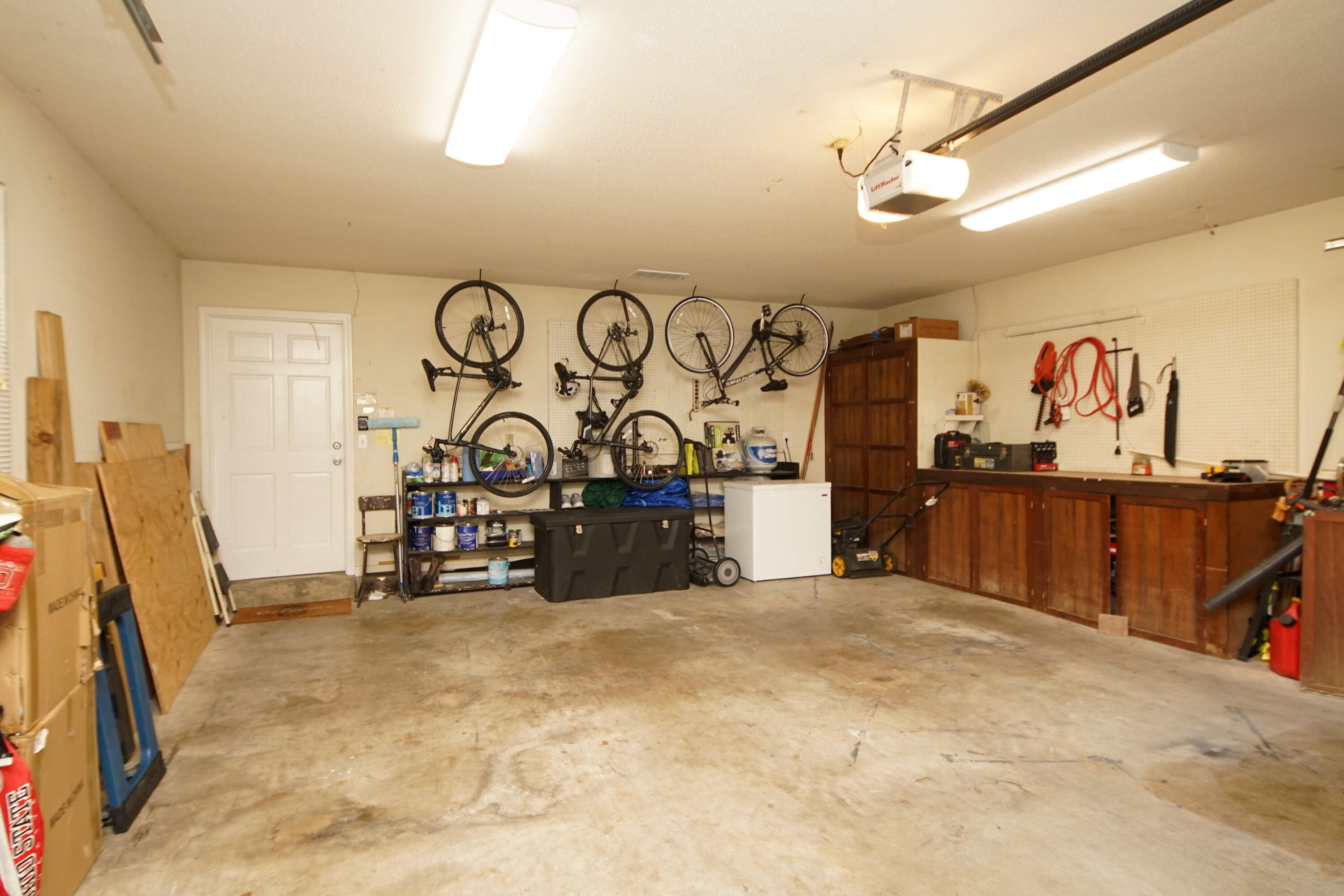 LAKE LORRAINE ESTATES - Residential