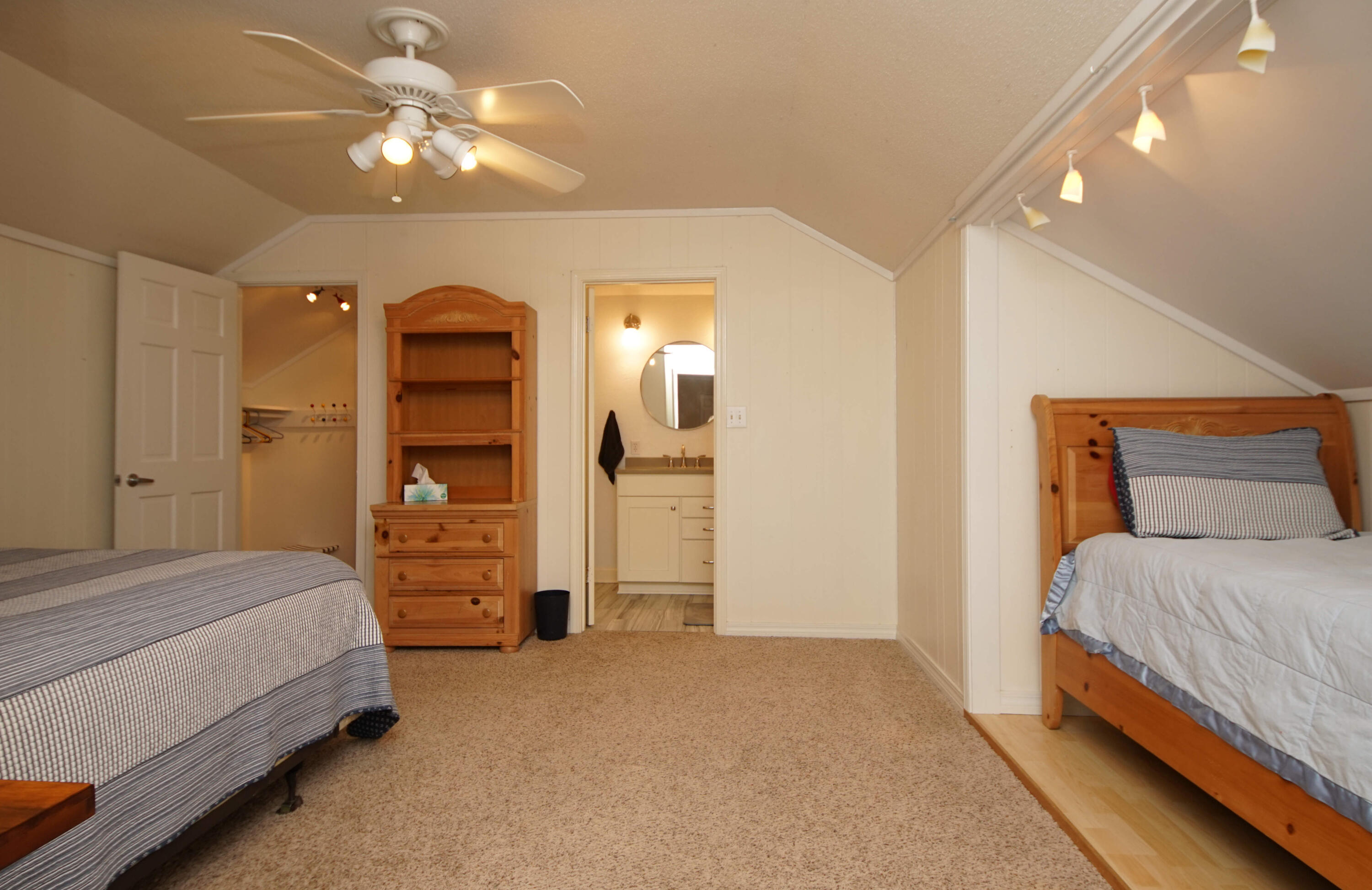 LAKE LORRAINE ESTATES - Residential