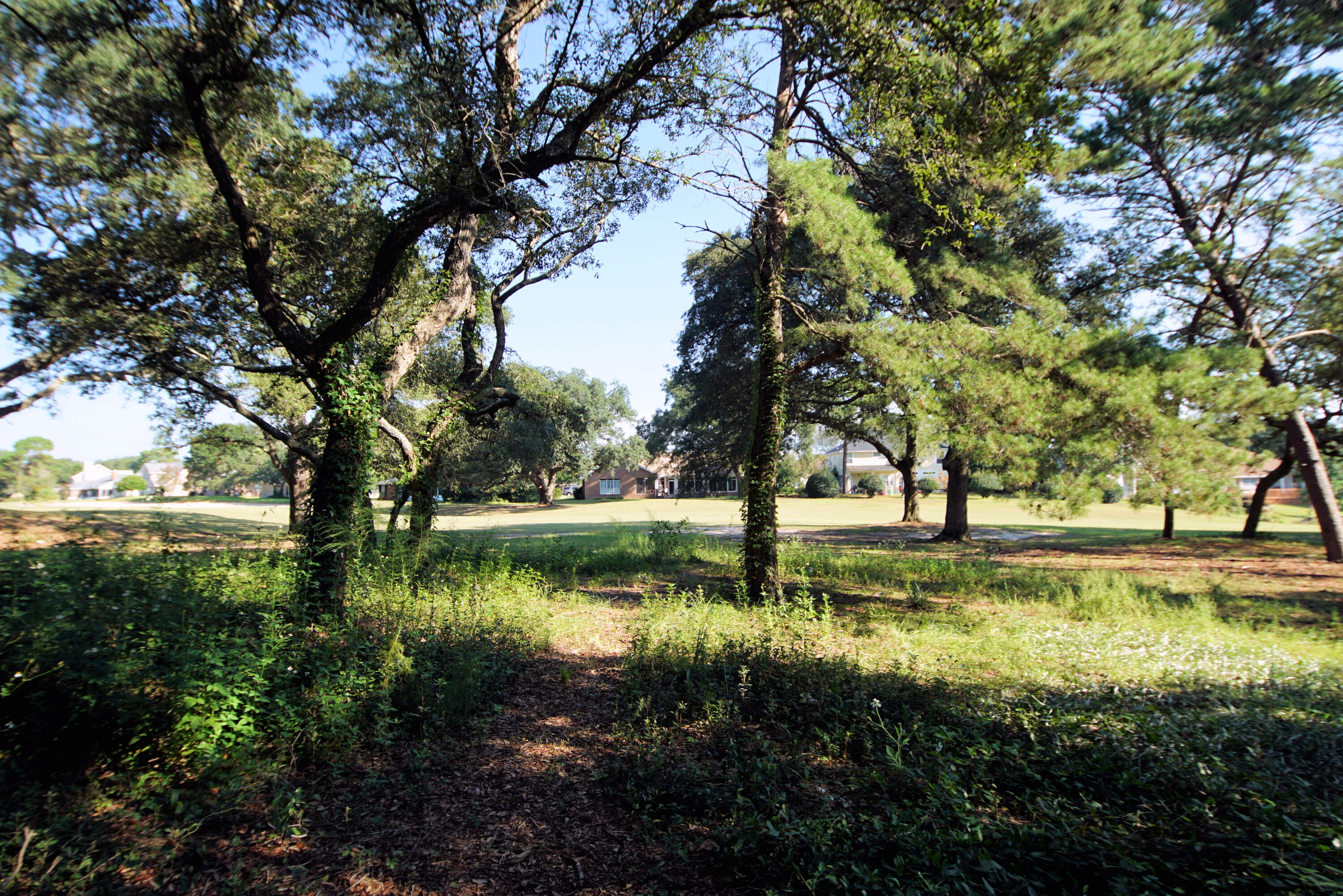 LAKE LORRAINE ESTATES - Residential