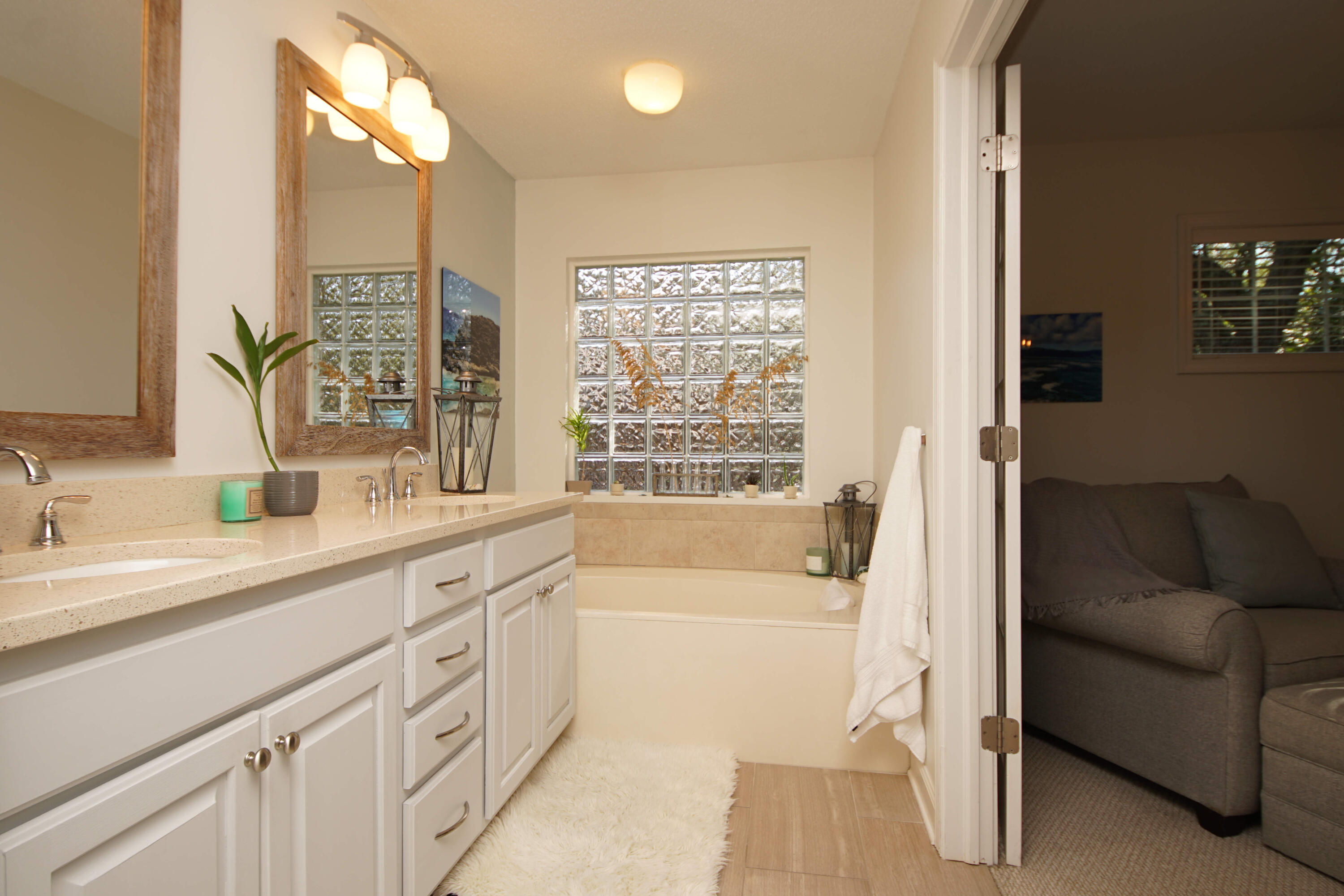 LAKE LORRAINE ESTATES - Residential