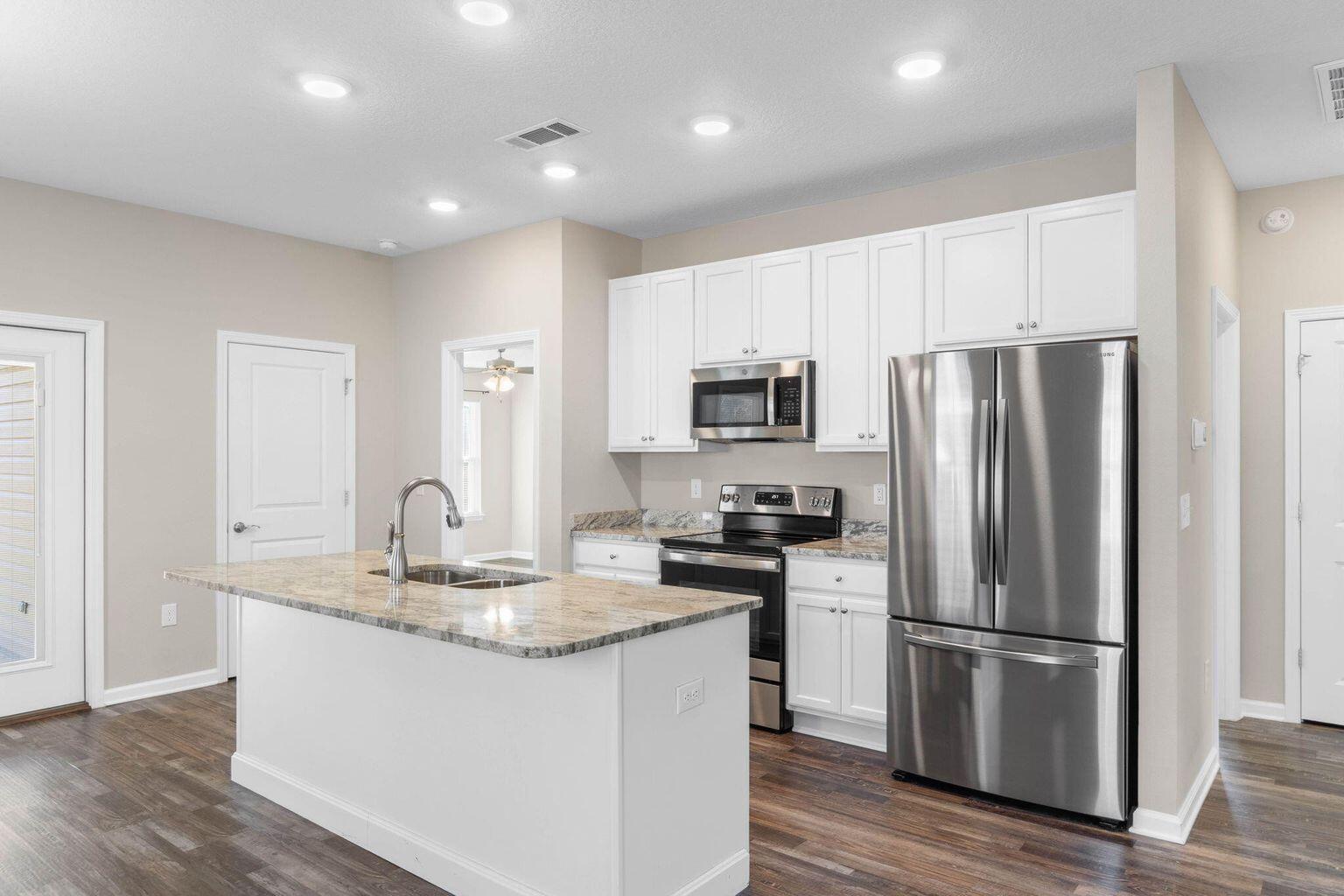 OAKDALE MINI FARMS - Residential Lease