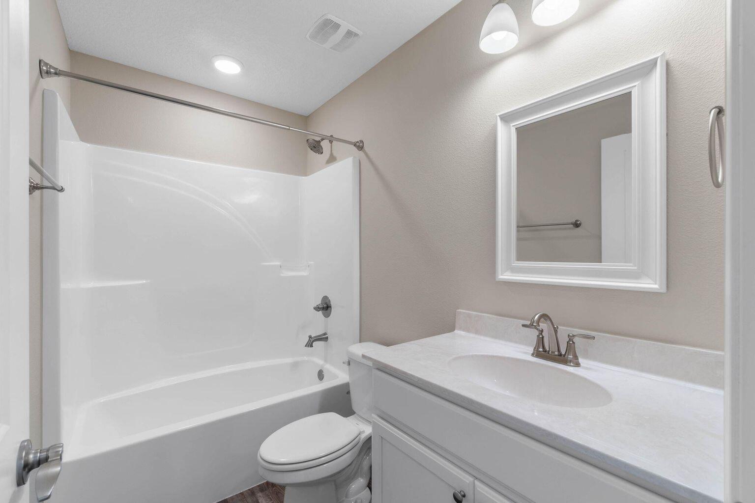 OAKDALE MINI FARMS - Residential Lease