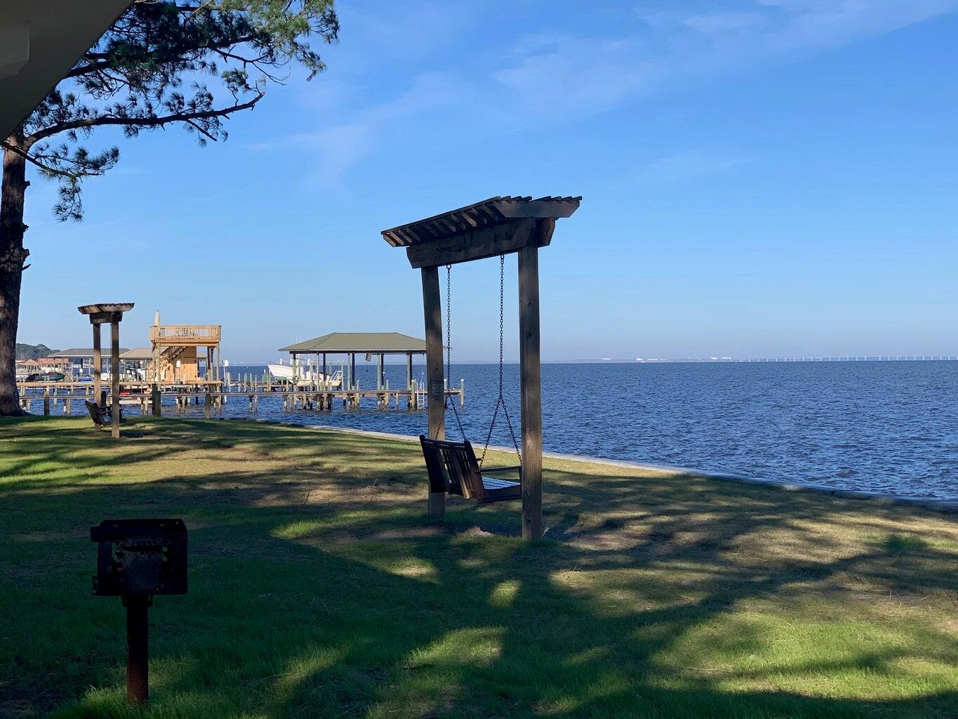 PONCE DE LEON ESTATES - Residential Lease