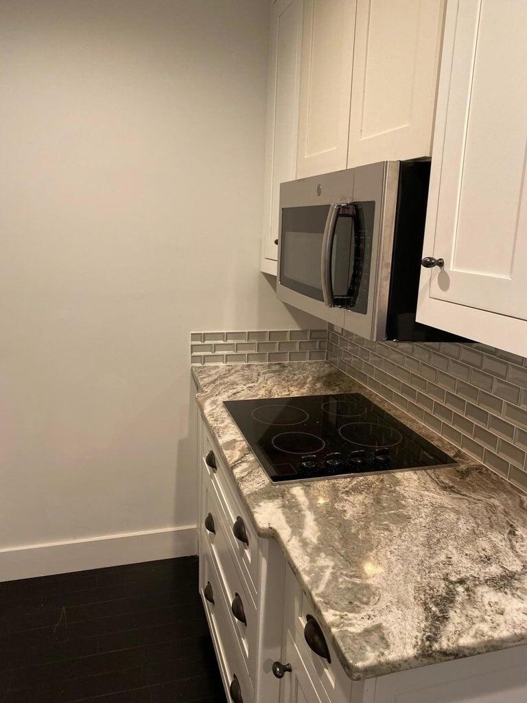 PONCE DE LEON ESTATES - Residential Lease