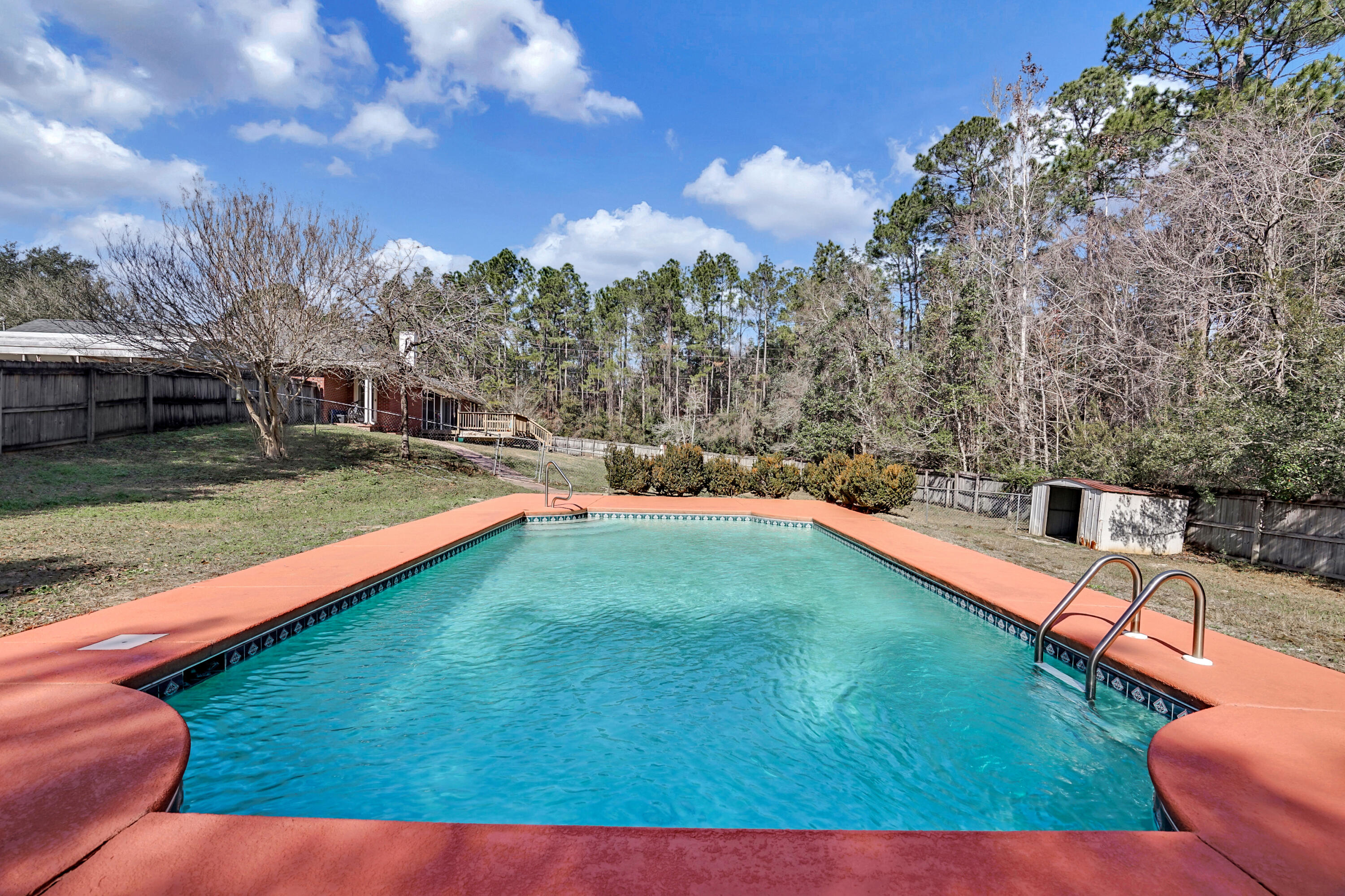 LOST CREEK - Residential