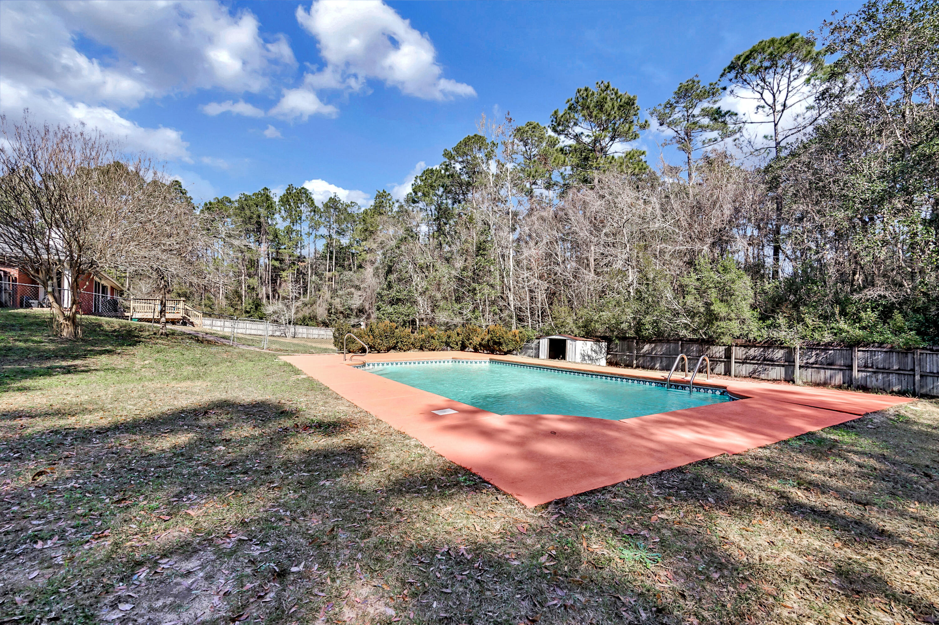 LOST CREEK - Residential