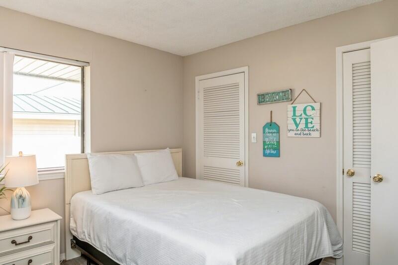 SANDPRINTS CONDO - Residential