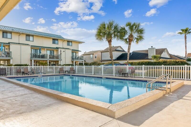 SANDPRINTS CONDO - Residential