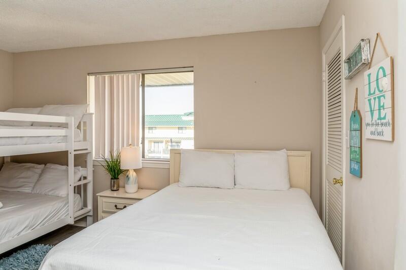 SANDPRINTS CONDO - Residential