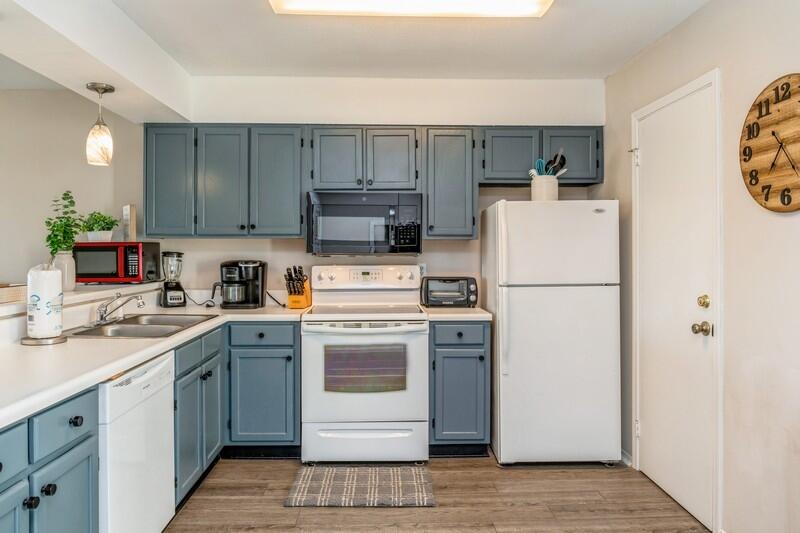 SANDPRINTS CONDO - Residential