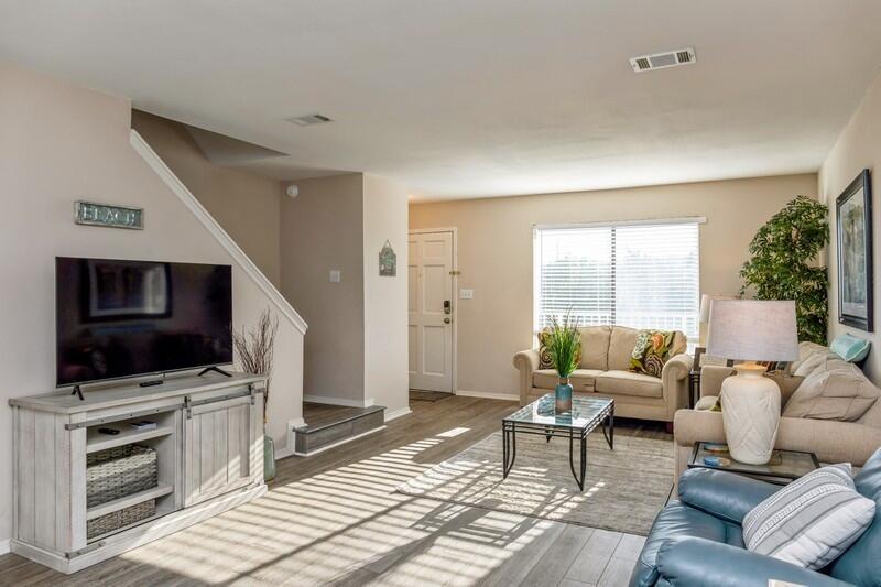 SANDPRINTS CONDO - Residential