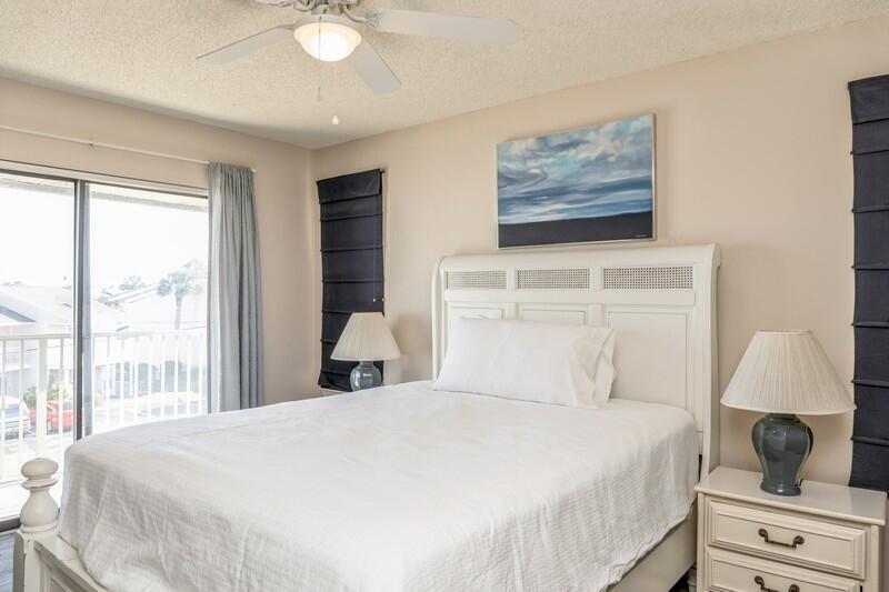 SANDPRINTS CONDO - Residential