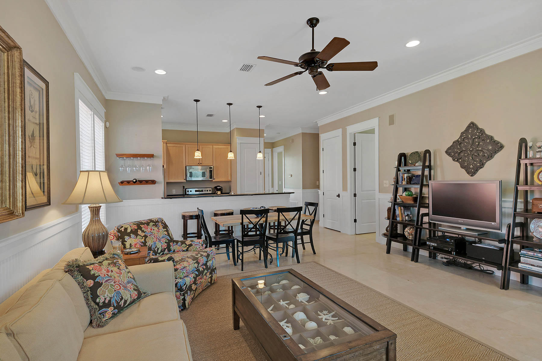 BUNGALOS AT SANDESTIN - Residential