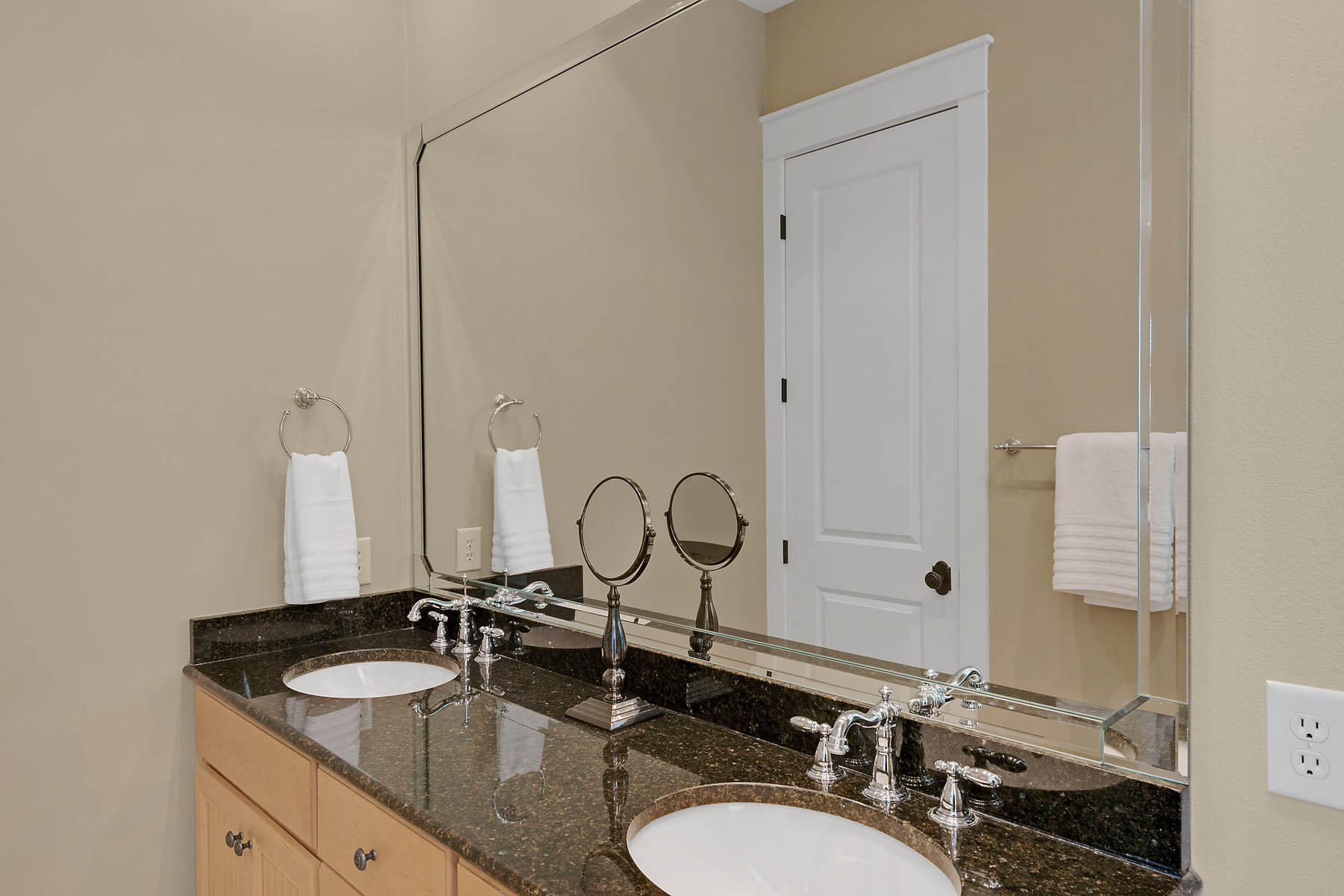 BUNGALOS AT SANDESTIN - Residential