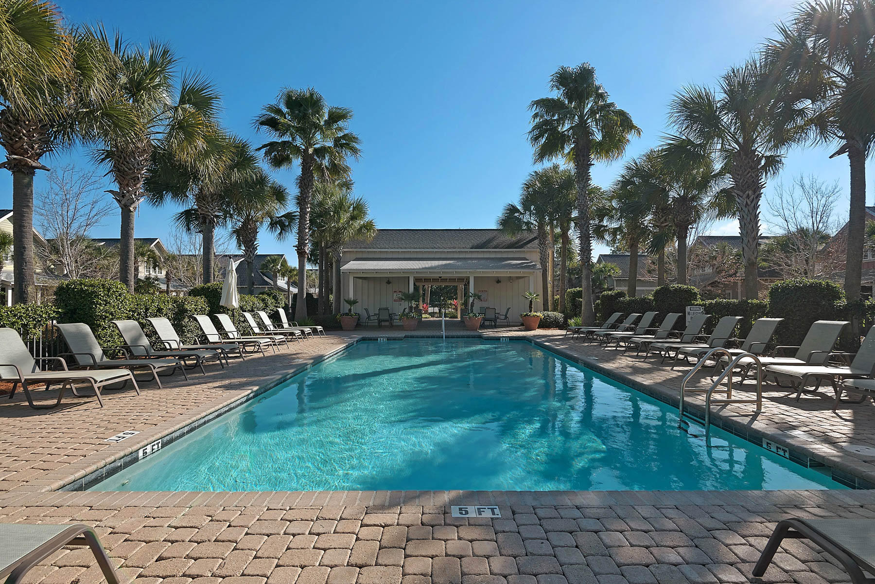 BUNGALOS AT SANDESTIN - Residential