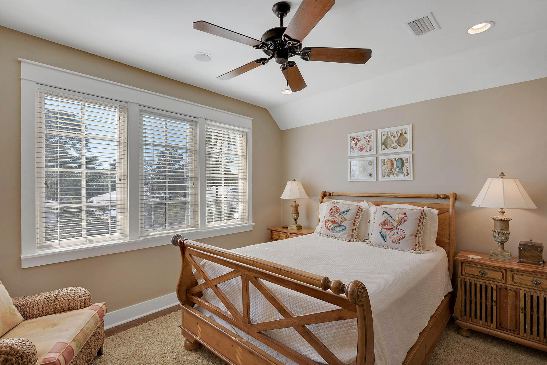 BUNGALOS AT SANDESTIN - Residential