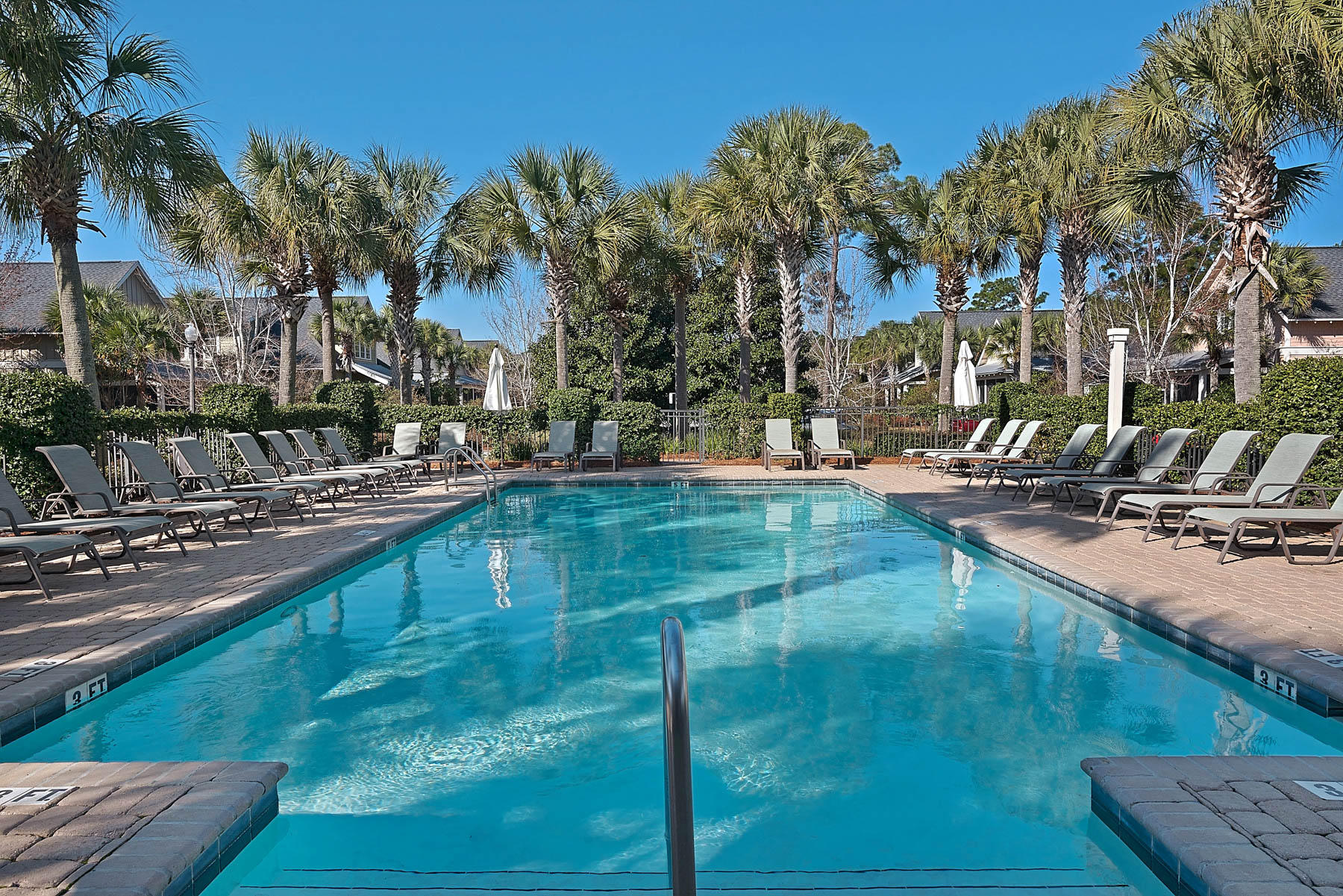 BUNGALOS AT SANDESTIN - Residential